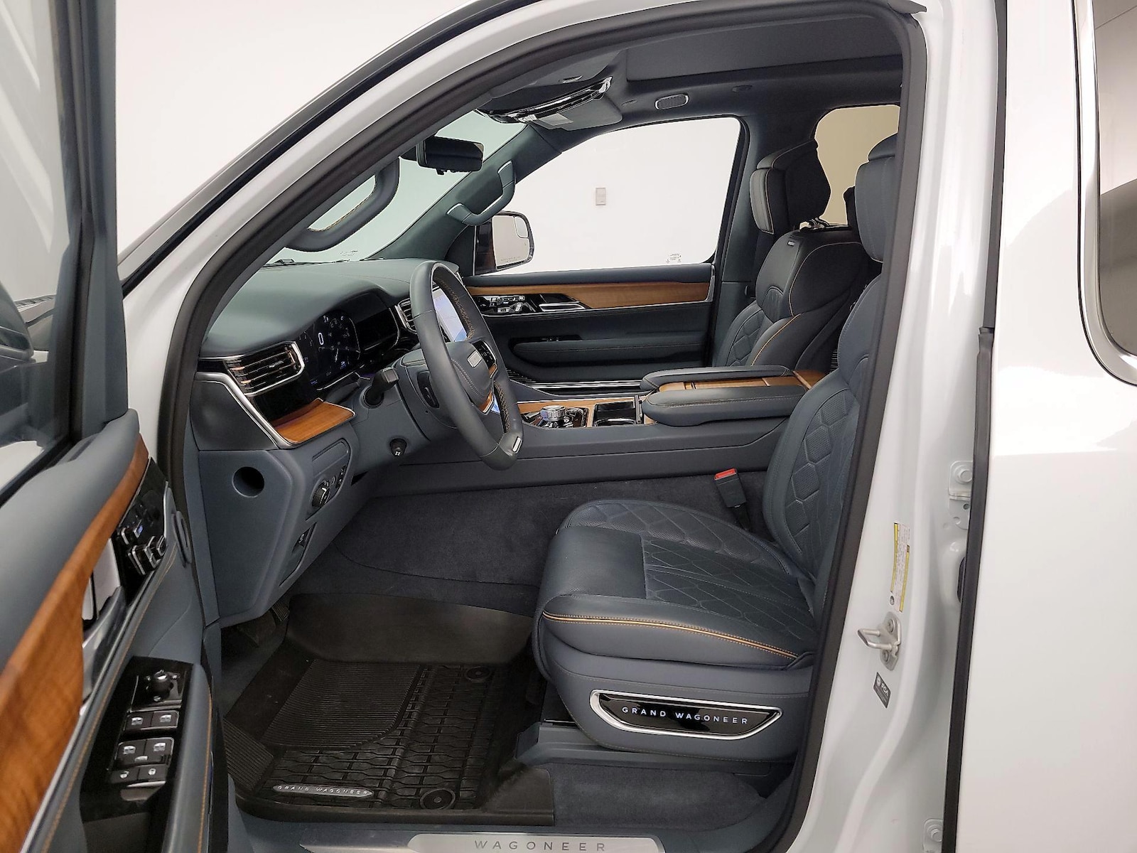 2024 Jeep Grand Wagoneer Series III - Photo 12