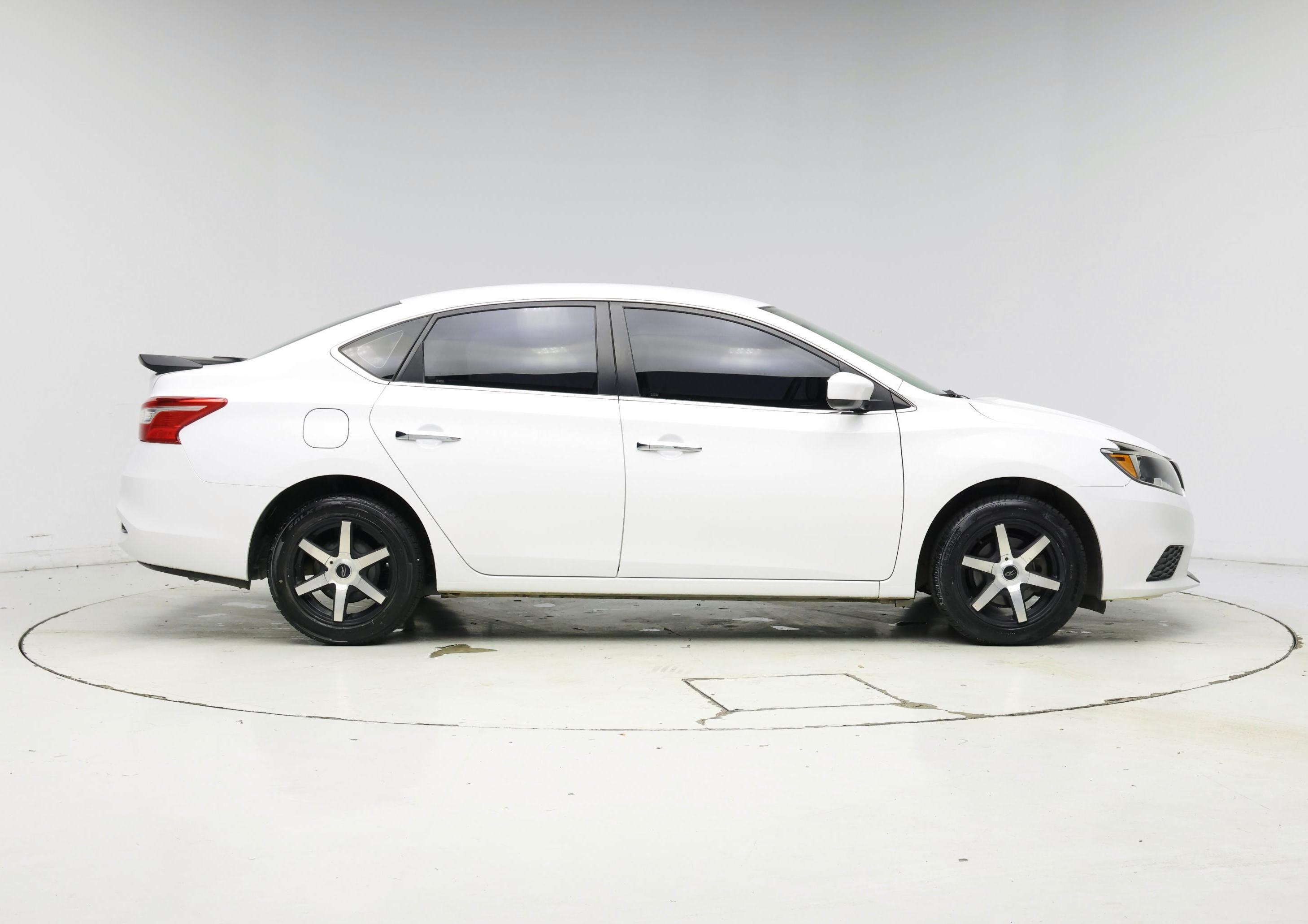 Thumbnail: 2017 Nissan Sentra - 7