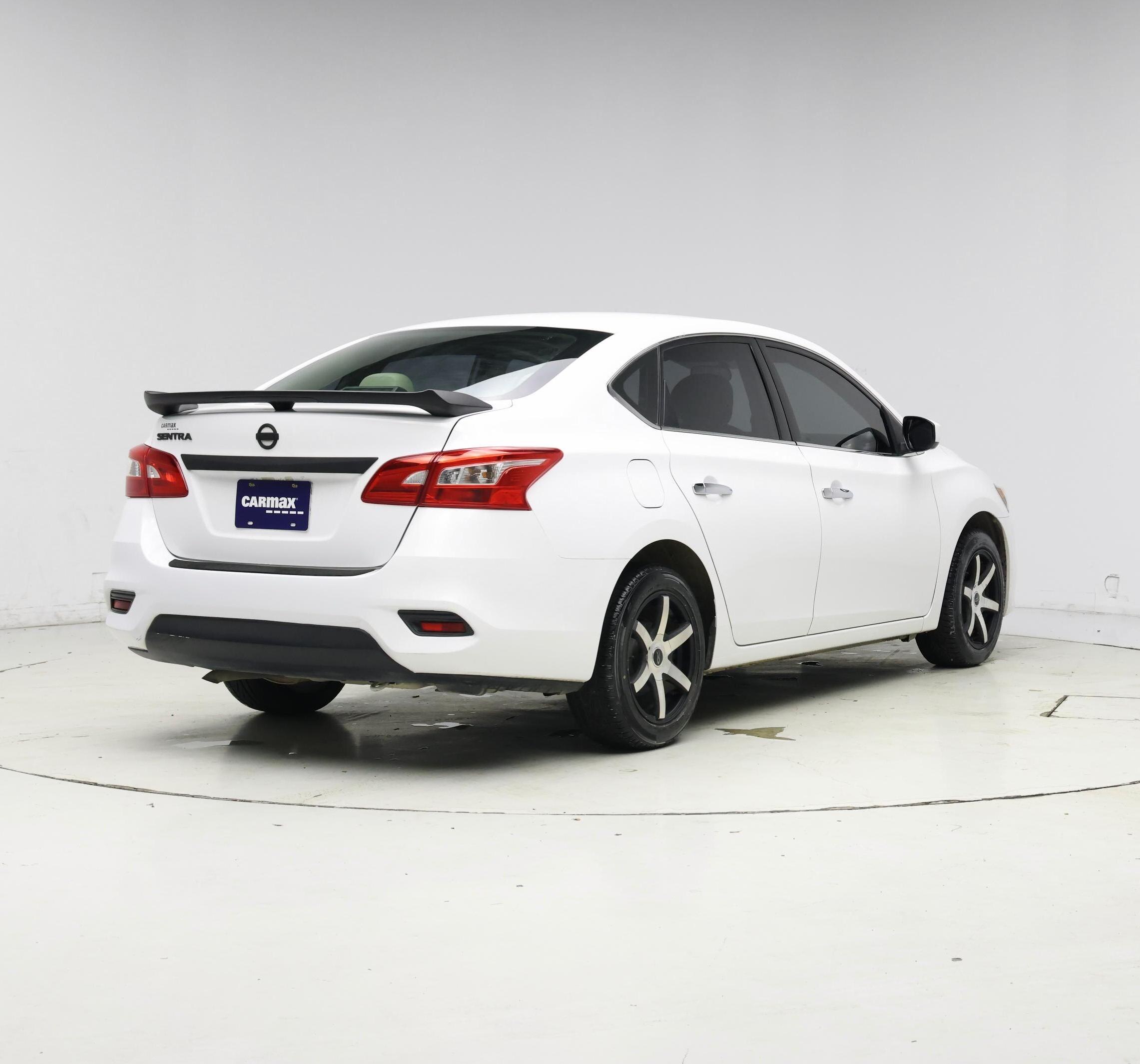 Thumbnail: 2017 Nissan Sentra - 8