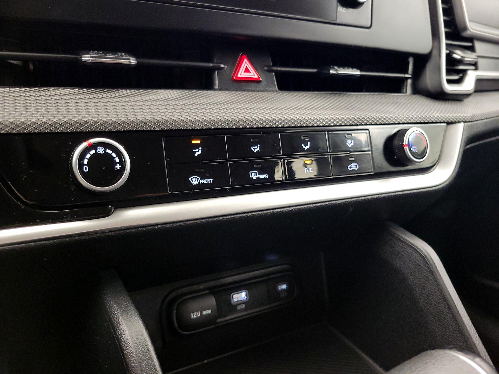 Thumbnail: 2023 Kia Sportage - 16