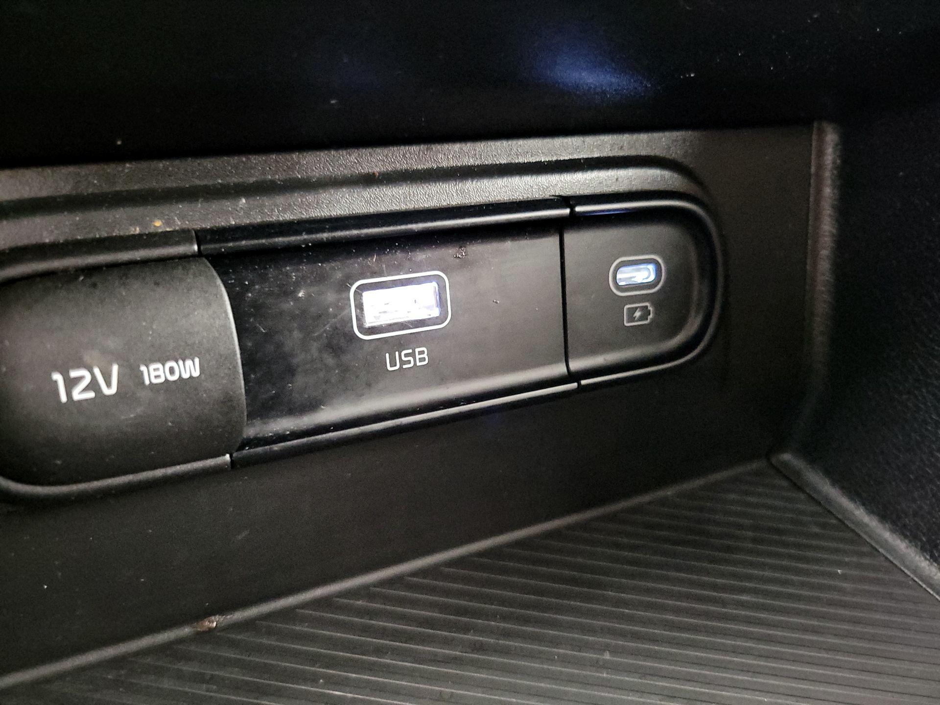 Thumbnail: 2023 Kia Sportage - 18