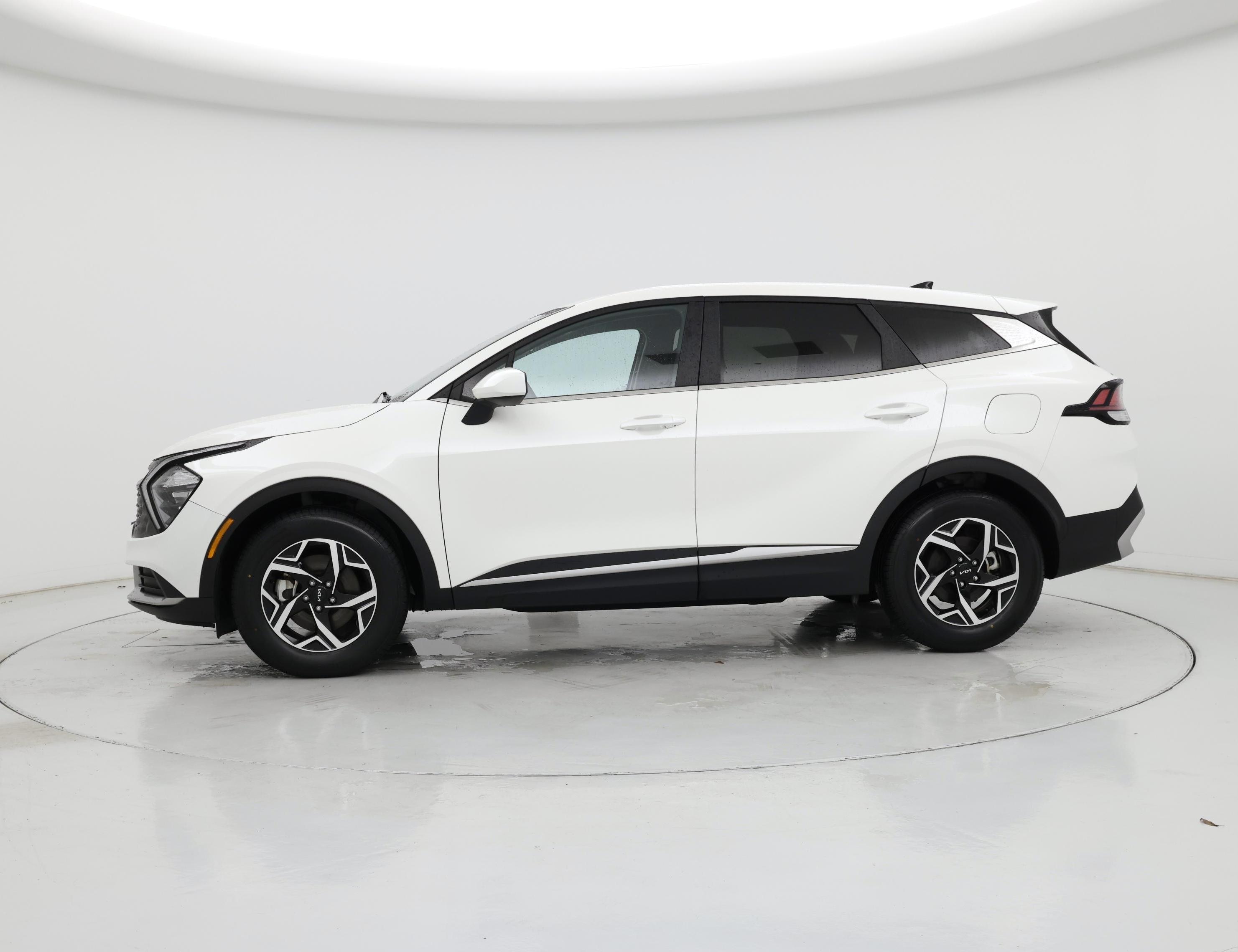 Thumbnail: 2023 Kia Sportage - 3