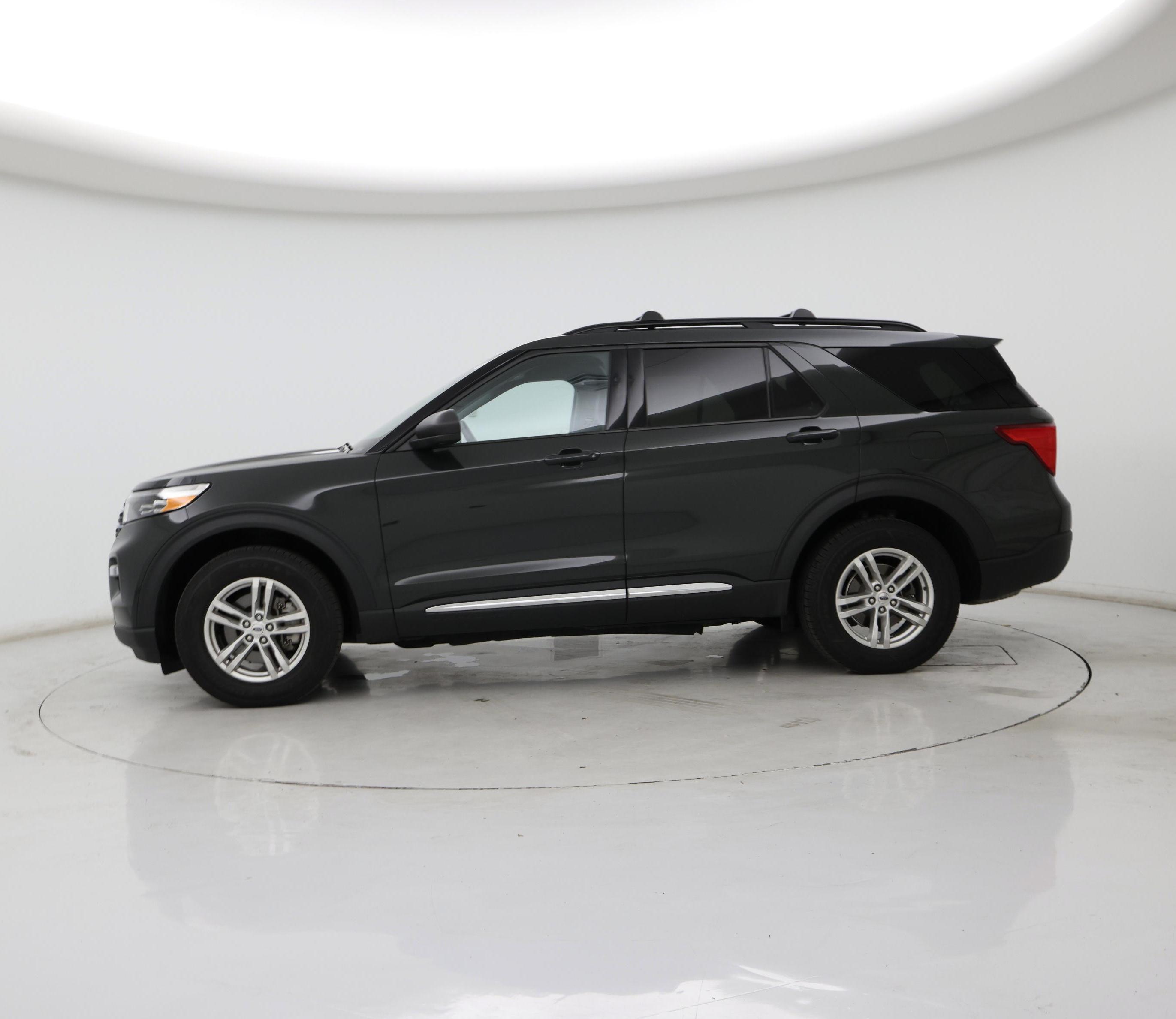 Thumbnail: 2022 Ford Explorer - 3