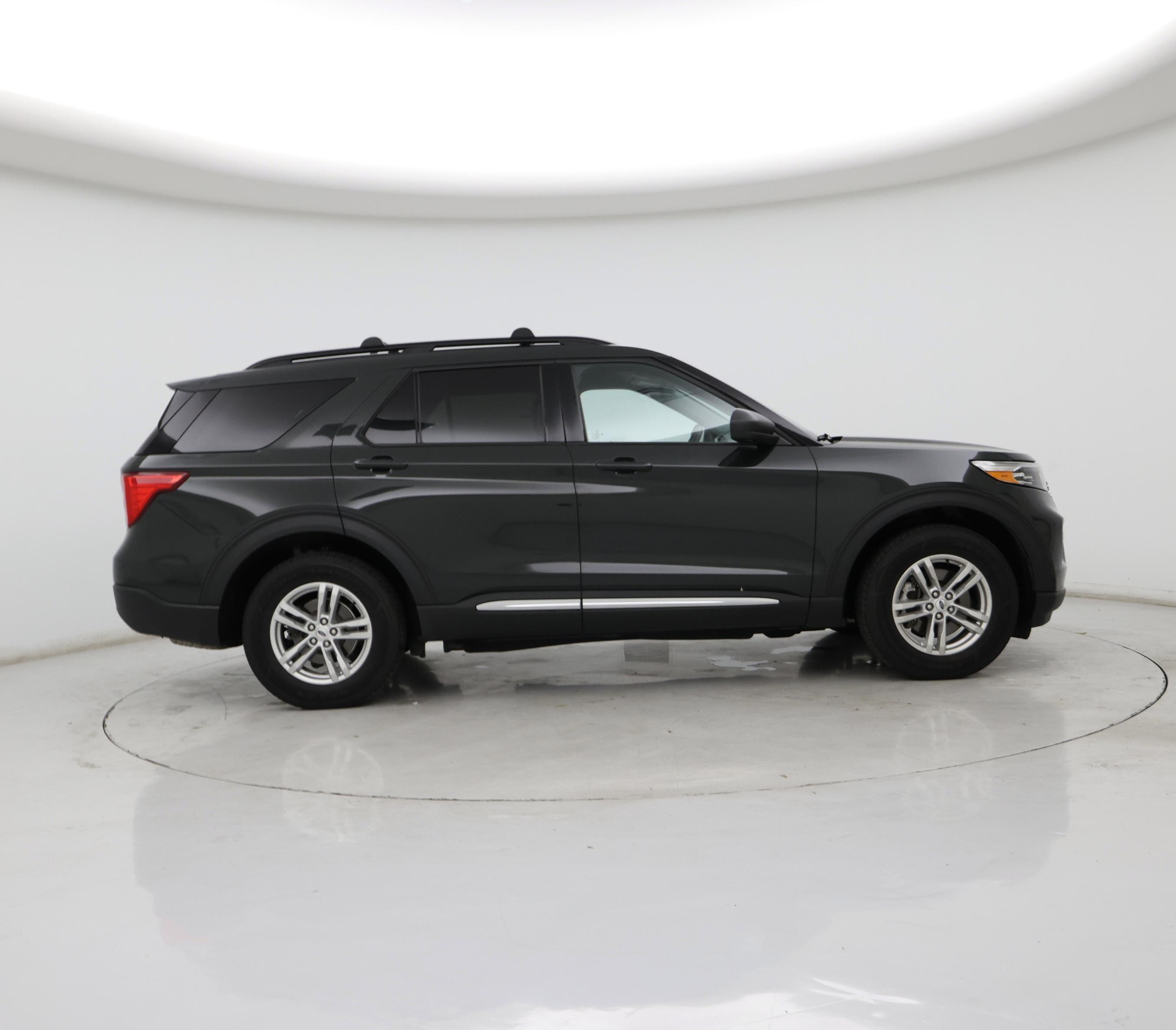 Thumbnail: 2022 Ford Explorer - 7