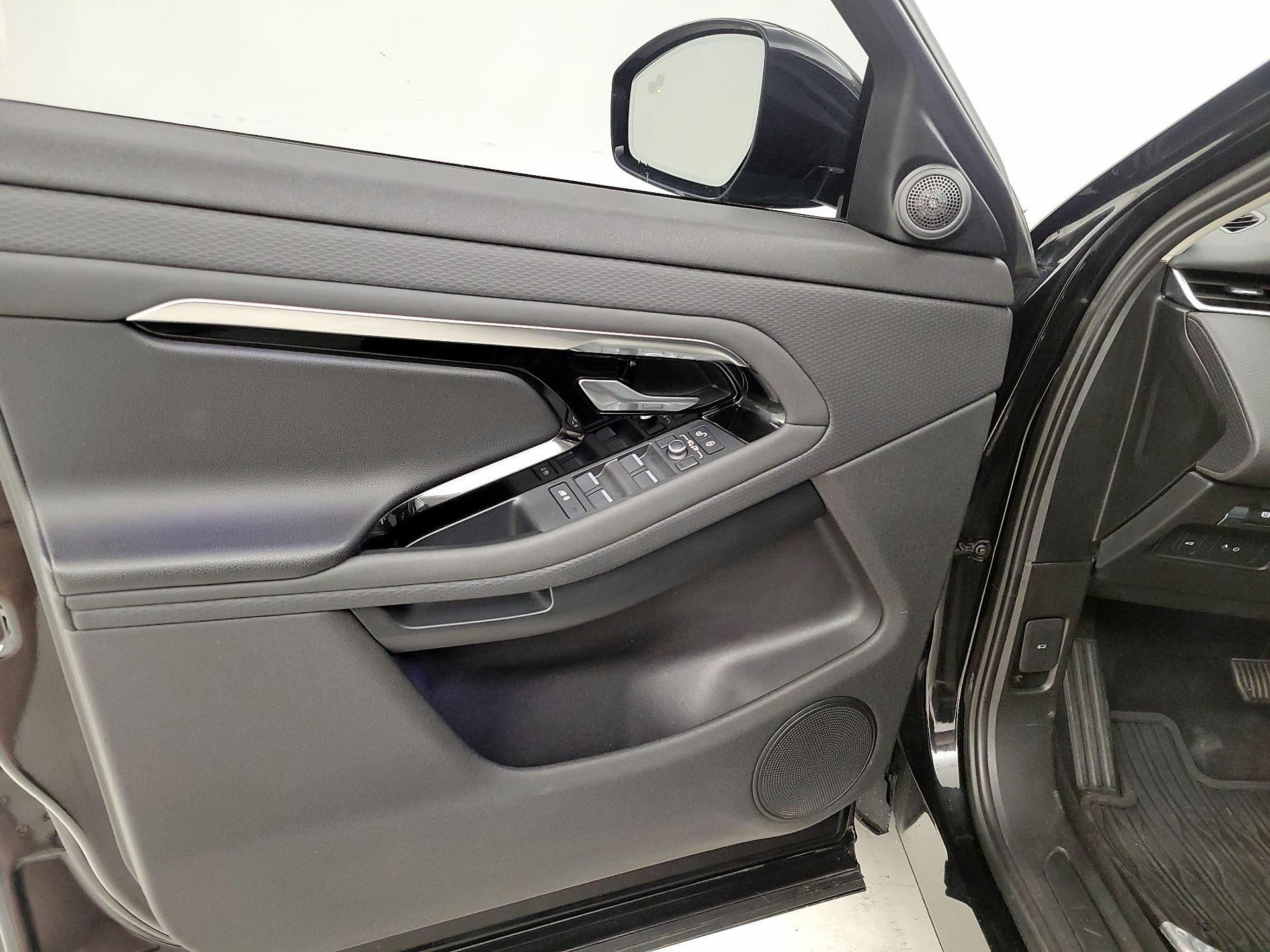 Thumbnail: 2020 Land Rover Range Rover Evoque - 12