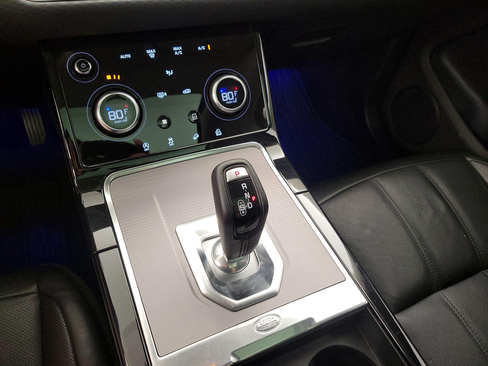 Thumbnail: 2020 Land Rover Range Rover Evoque - 18