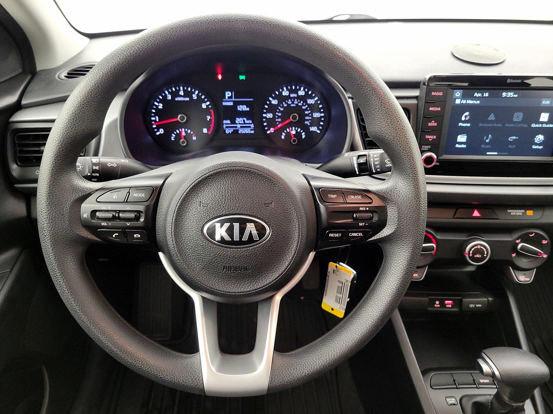 Thumbnail: 2019 Kia Rio - 10