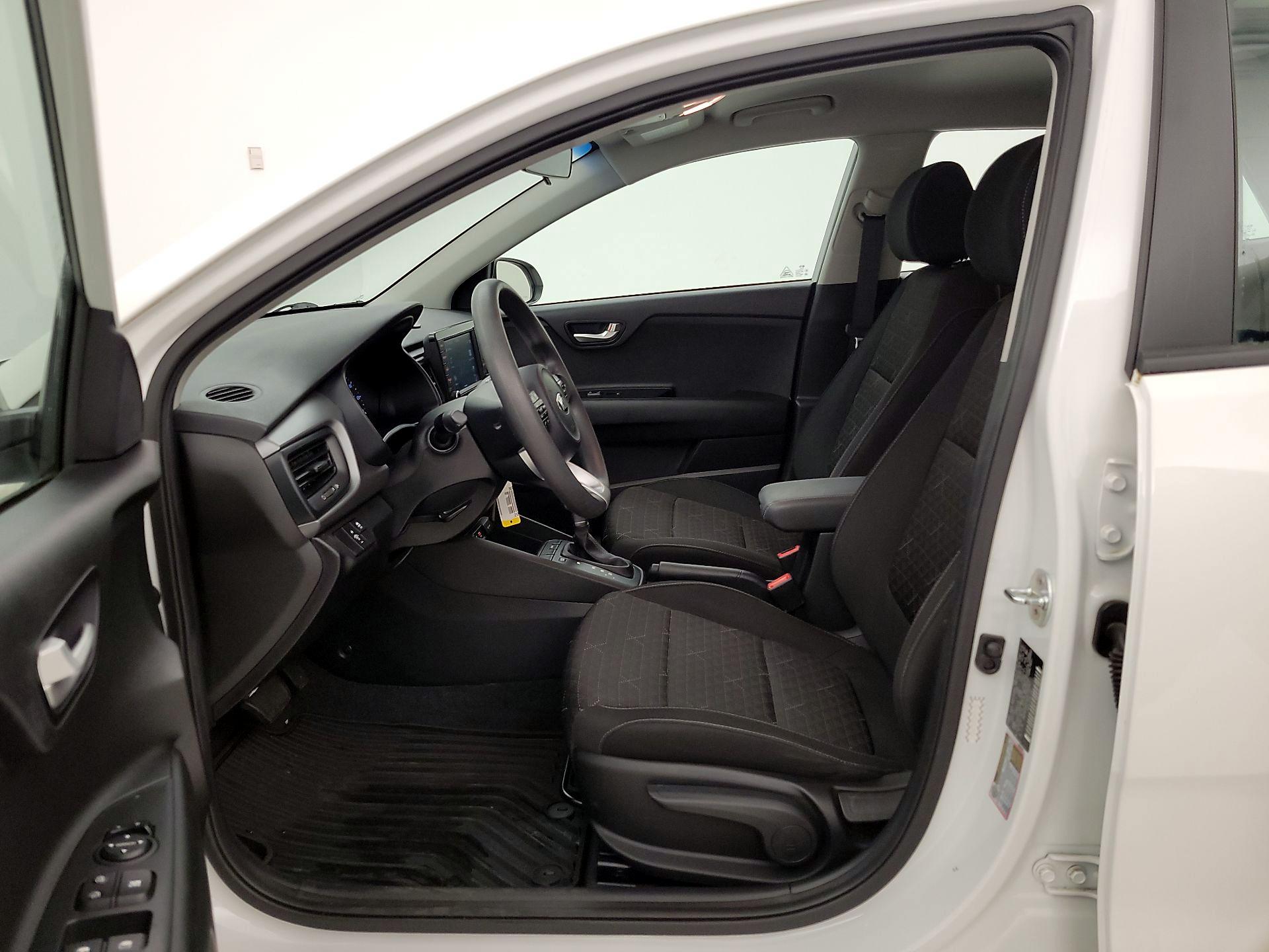 Thumbnail: 2019 Kia Rio - 11