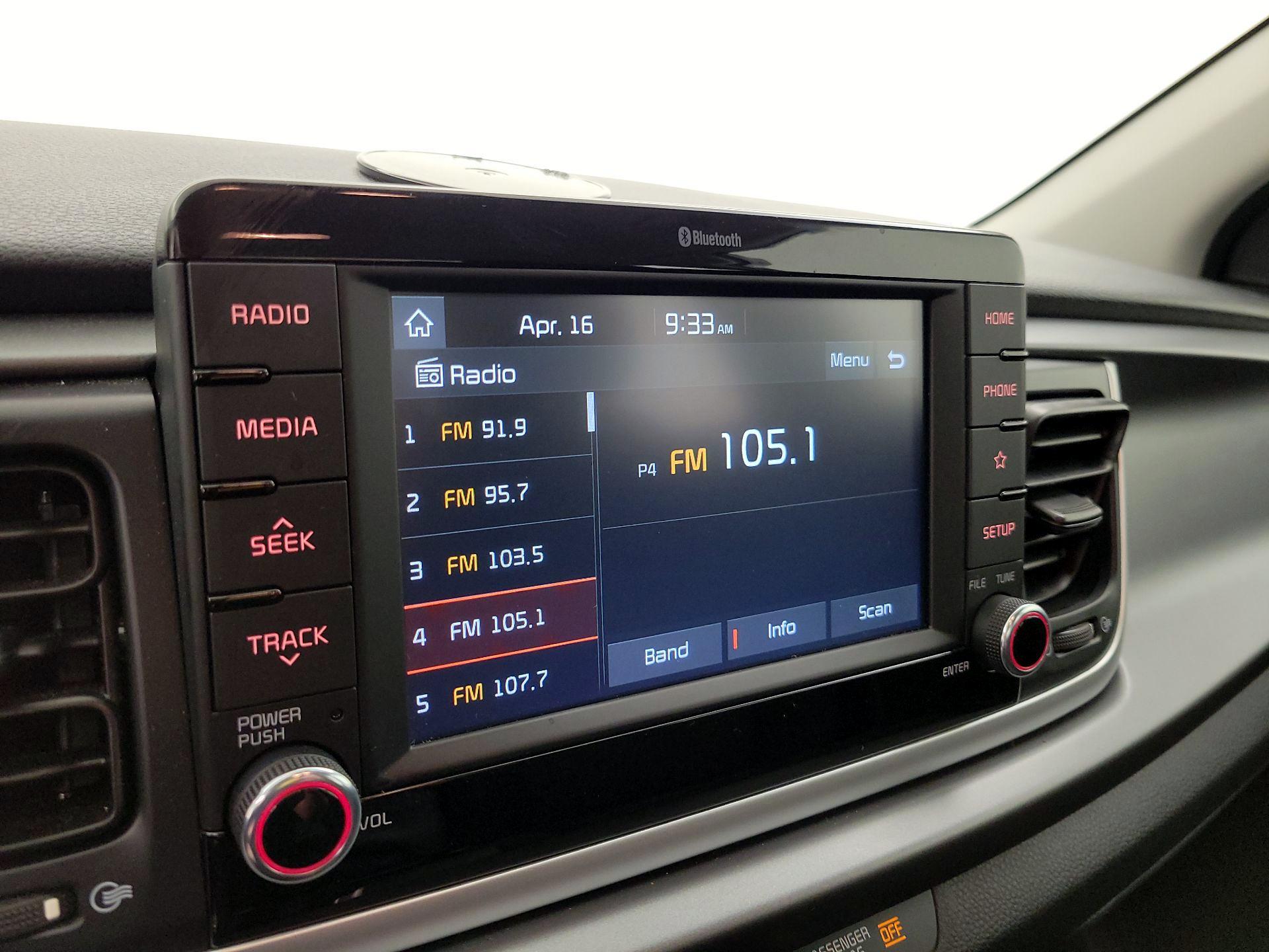 Thumbnail: 2019 Kia Rio - 15