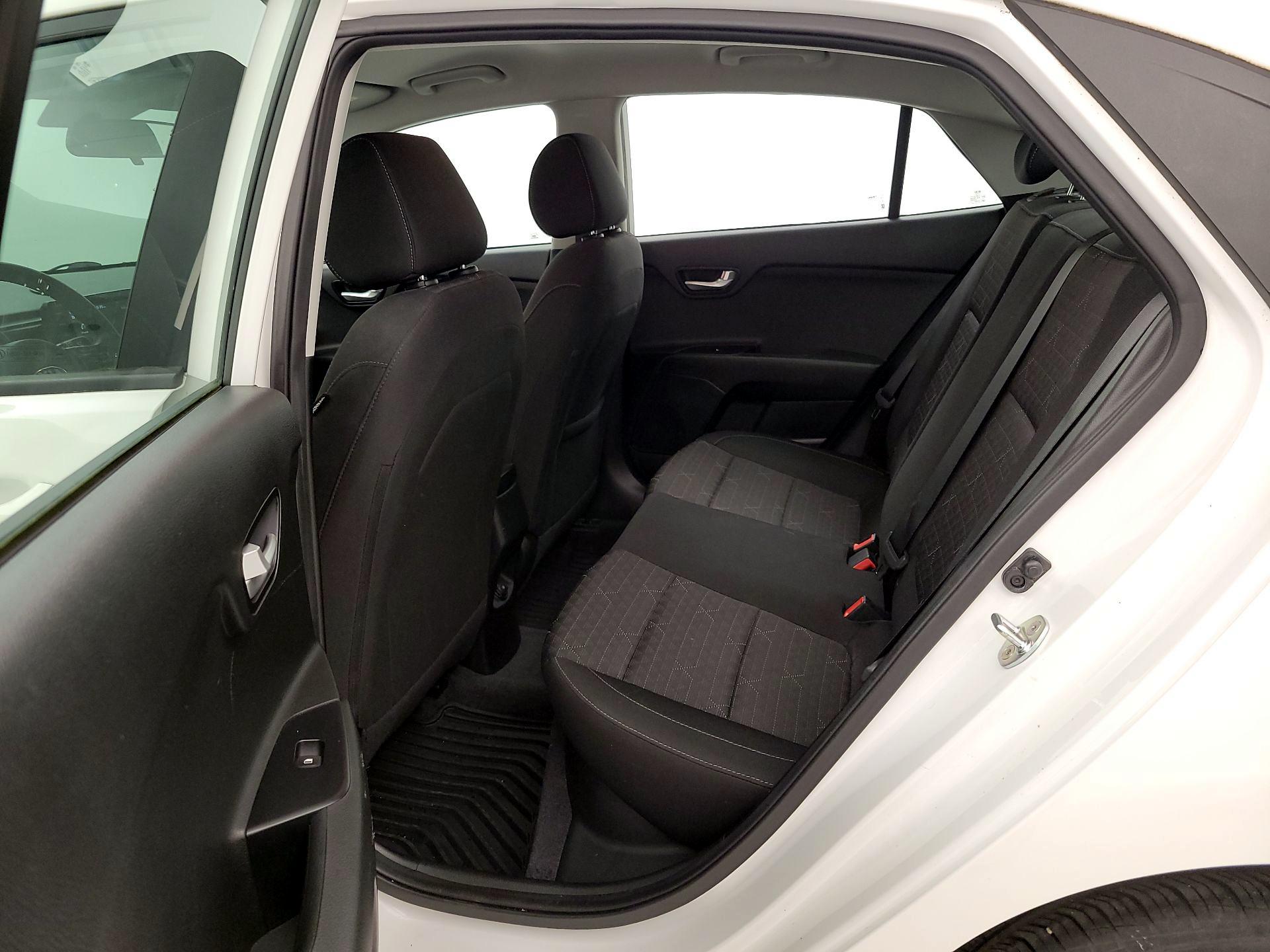 Thumbnail: 2019 Kia Rio - 18