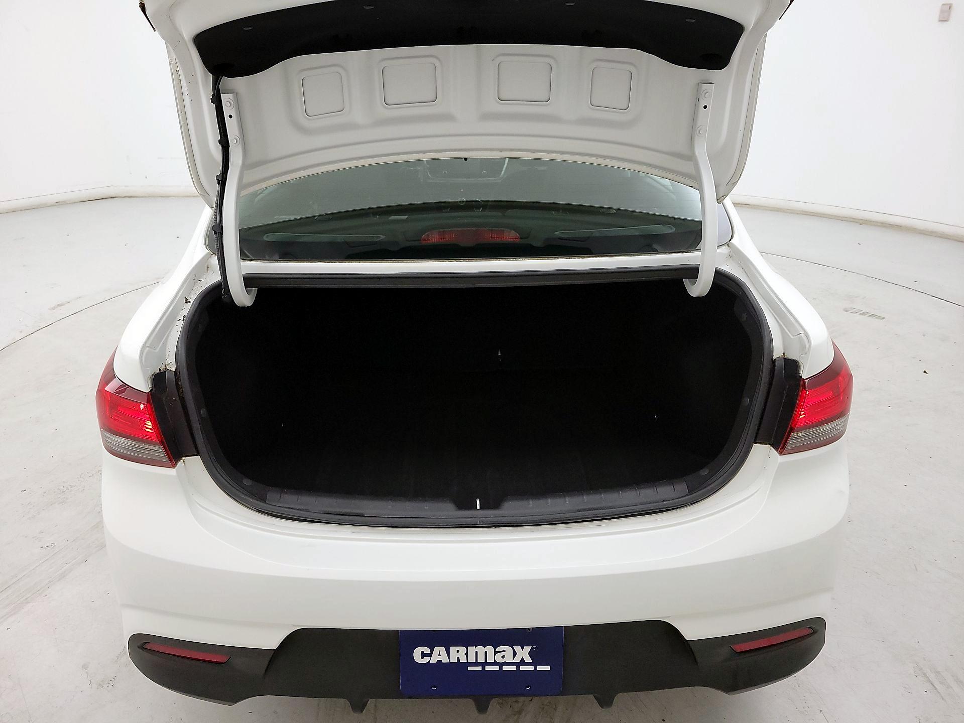 Thumbnail: 2019 Kia Rio - 19