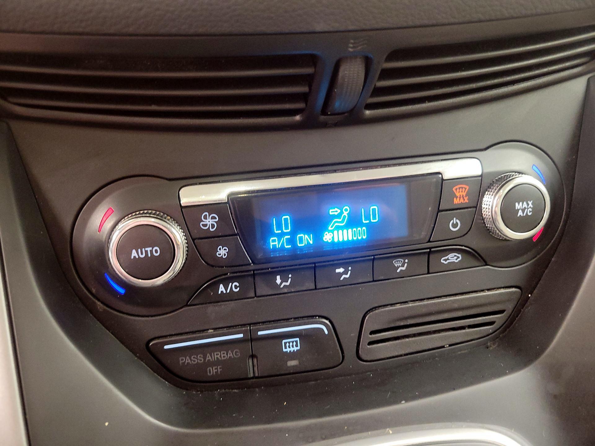 Thumbnail: 2014 Ford Escape - 16
