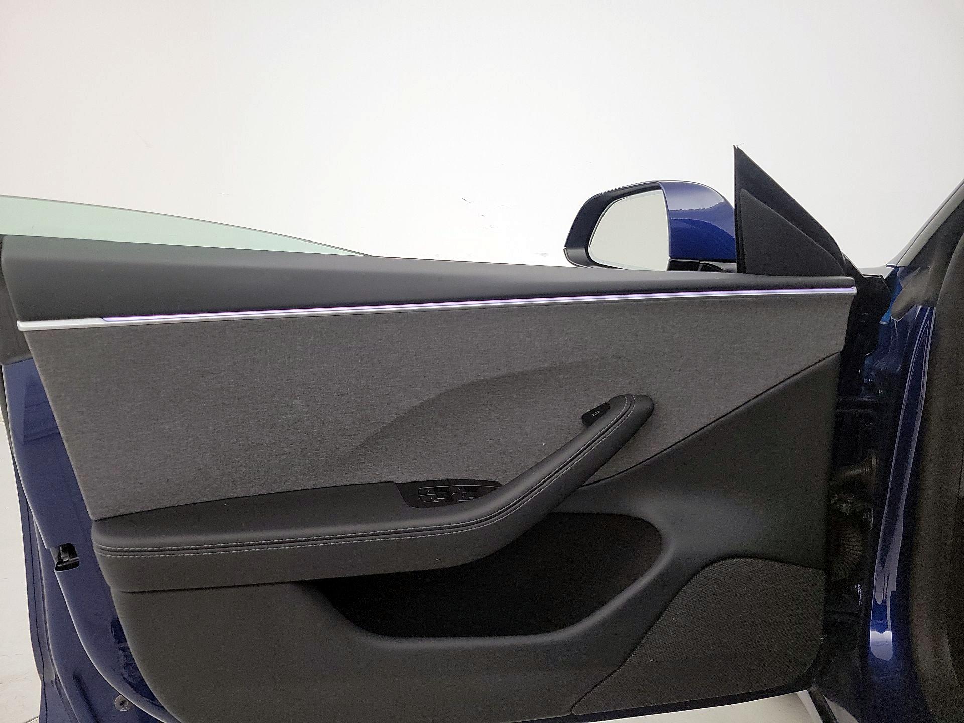 Thumbnail: 2025 Tesla Model 3 - 12