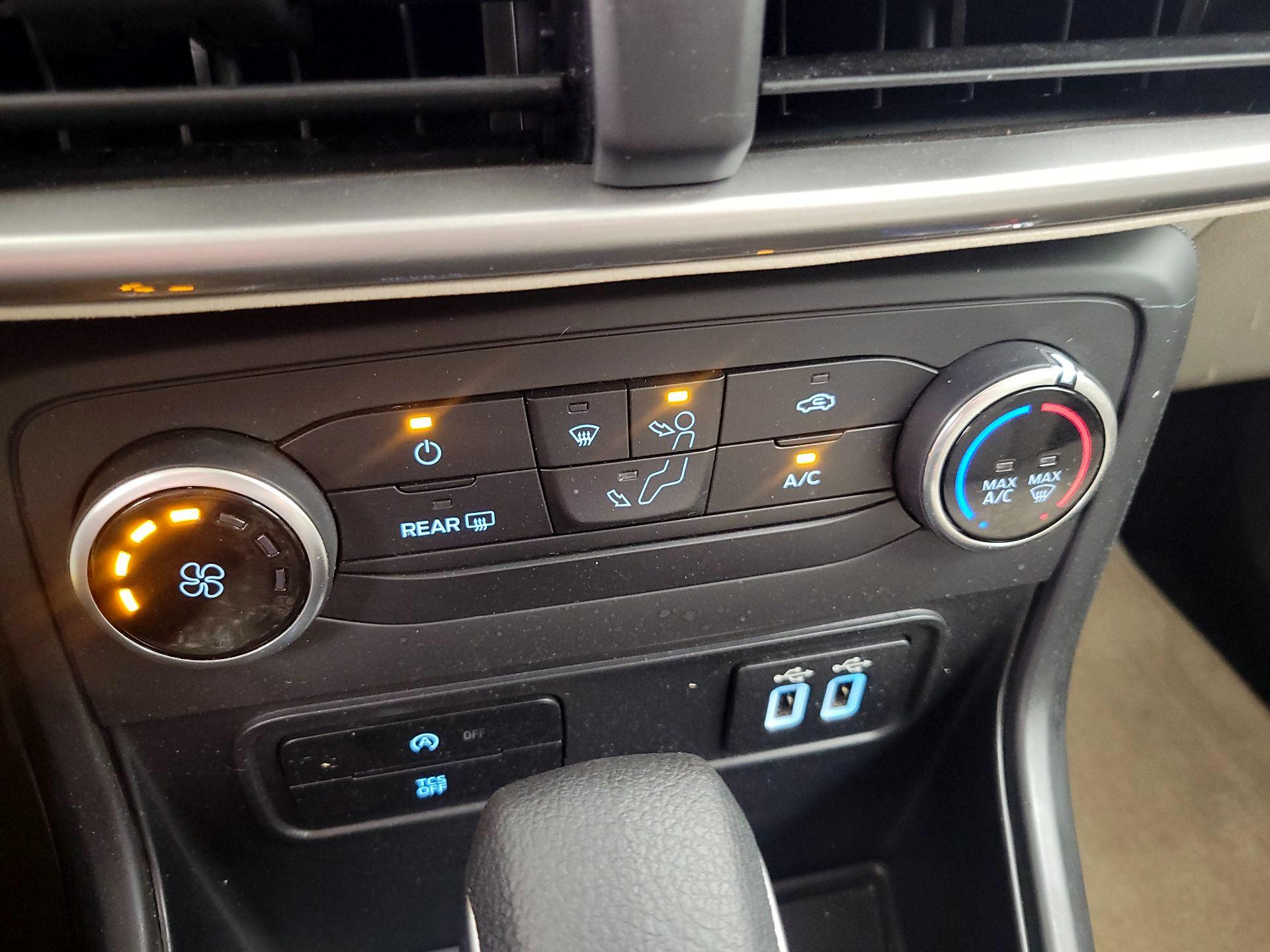 Thumbnail: 2018 Ford EcoSport - 16