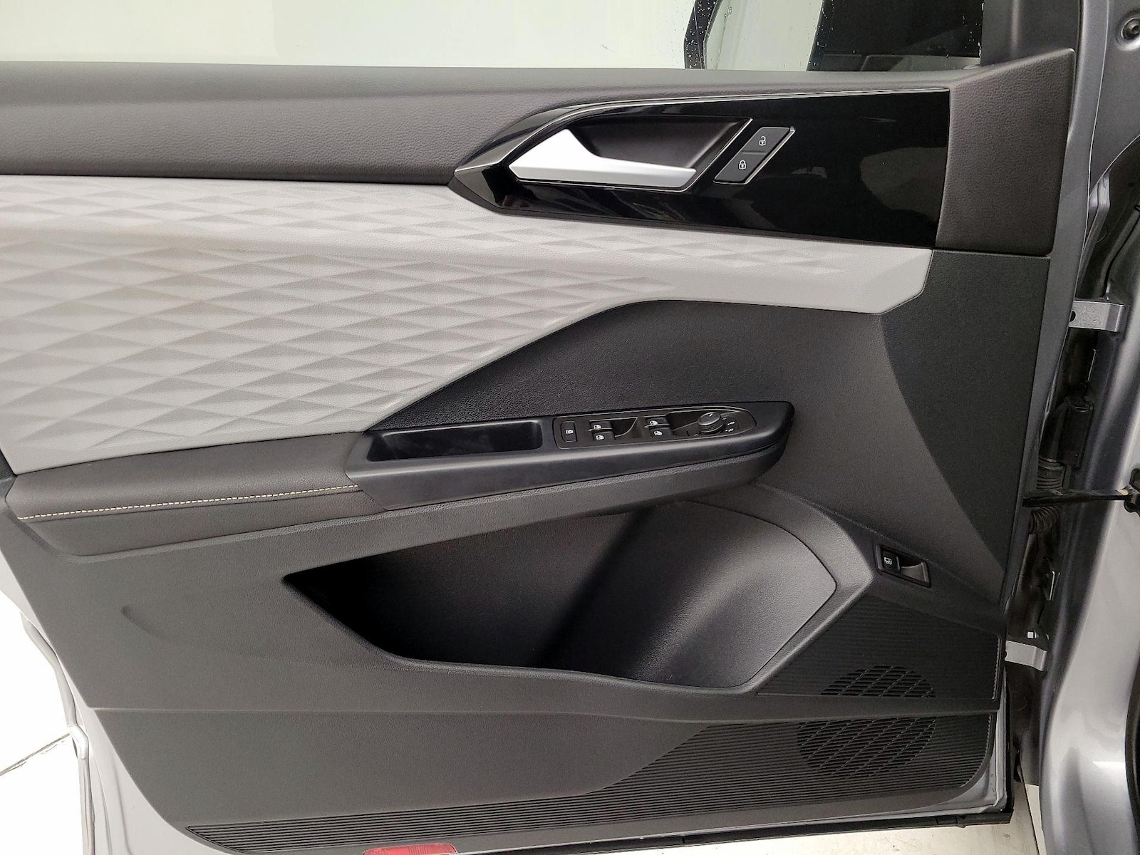2024 Volkswagen Taos S - Photo 13