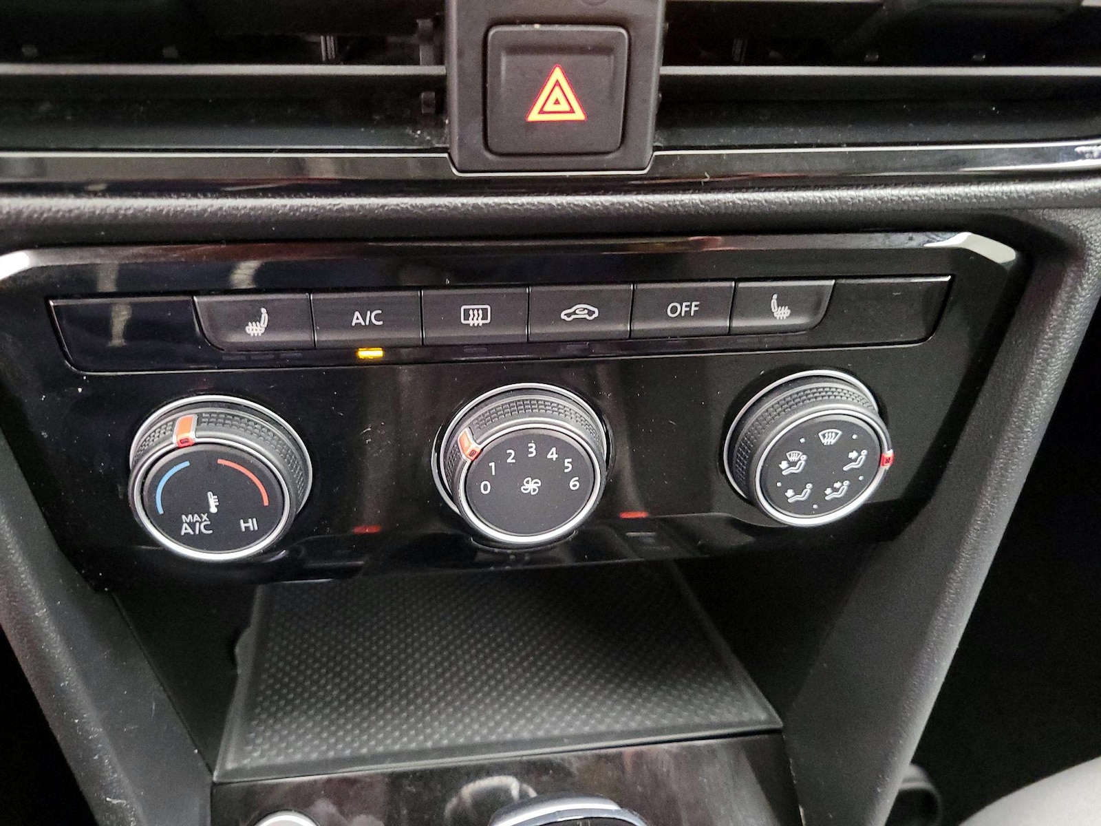 2024 Volkswagen Taos S - Photo 17