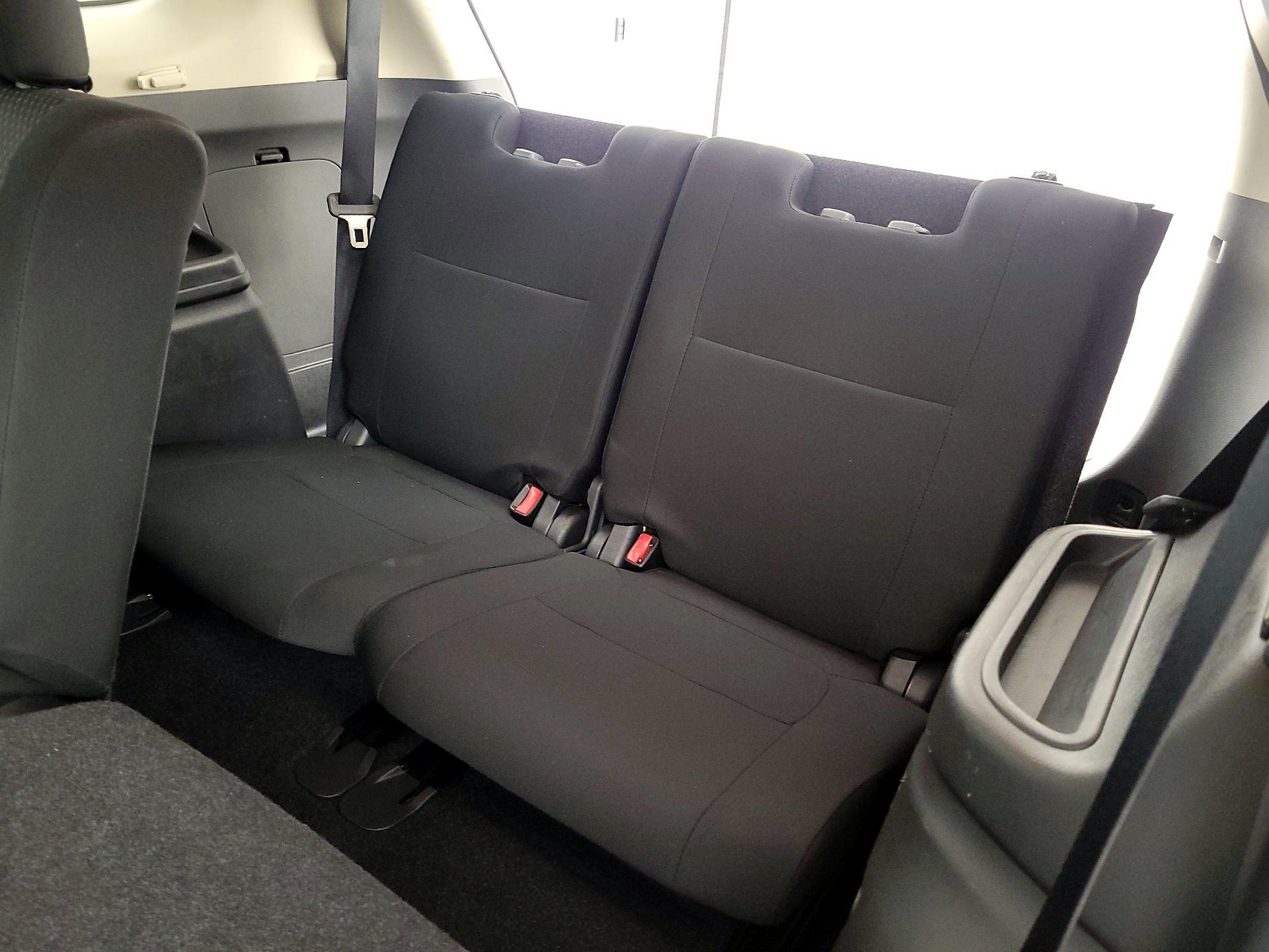 Thumbnail: 2019 Mitsubishi Outlander - 19