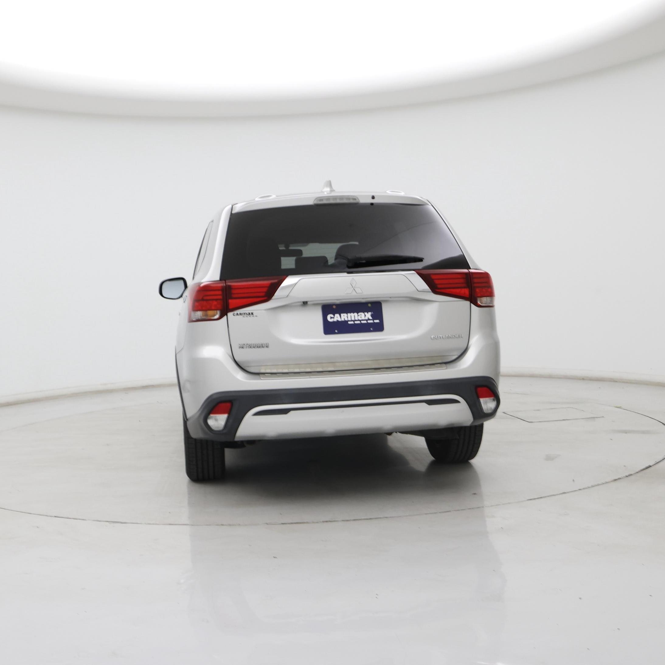 Thumbnail: 2019 Mitsubishi Outlander - 6