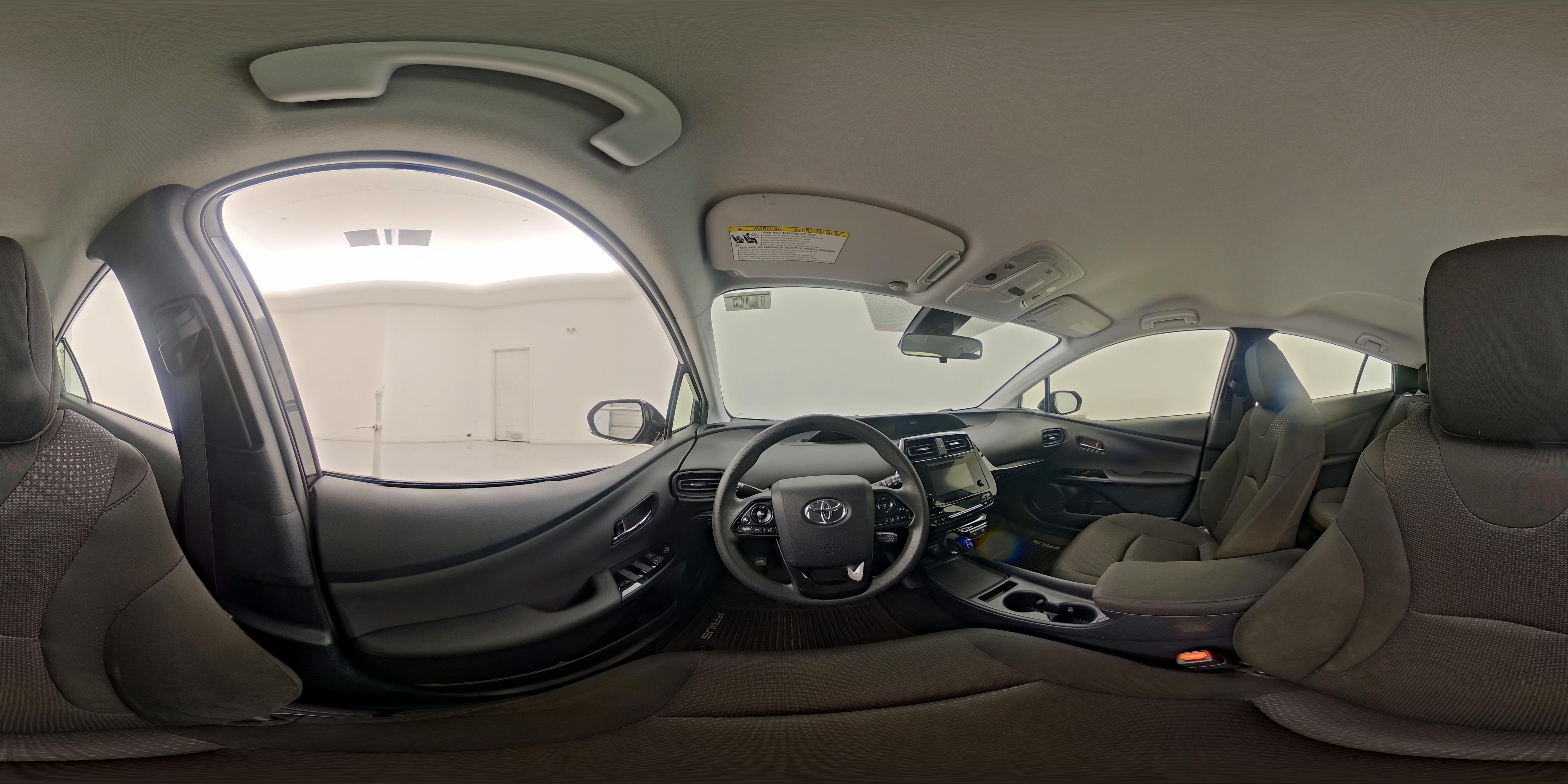 2019 Toyota Prius LE - Photo 25