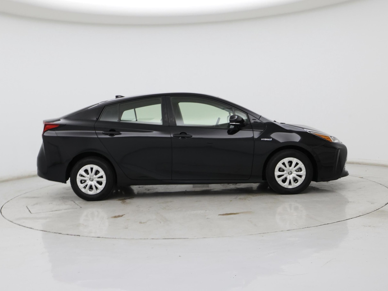 2019 Toyota Prius LE - Photo 8