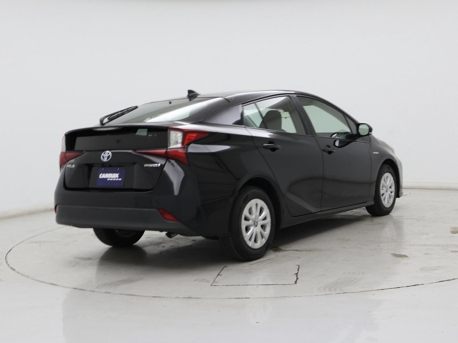 2019 Toyota Prius LE - Photo 9