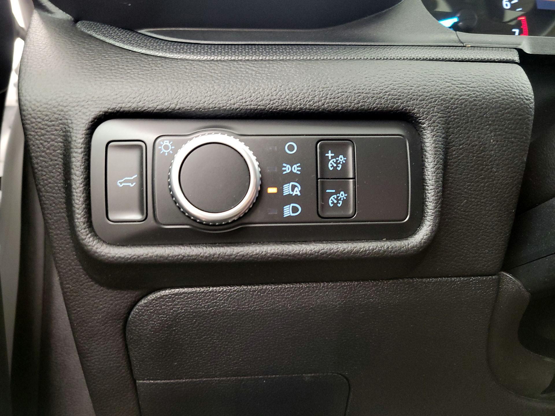 Thumbnail: 2022 Ford Explorer - 13