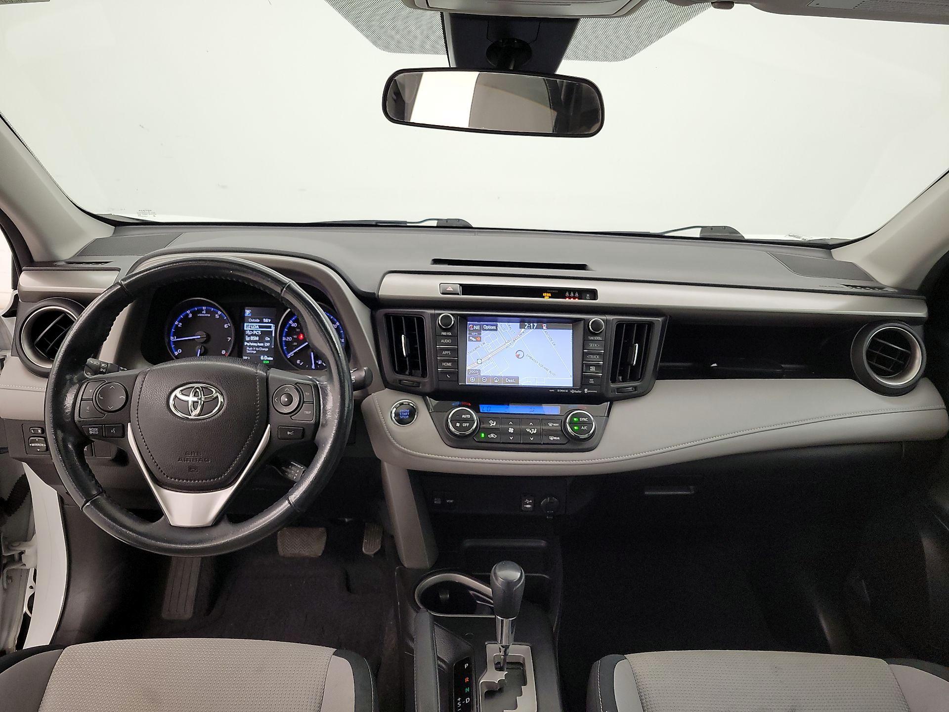 Thumbnail: 2018 Toyota RAV4 - 9