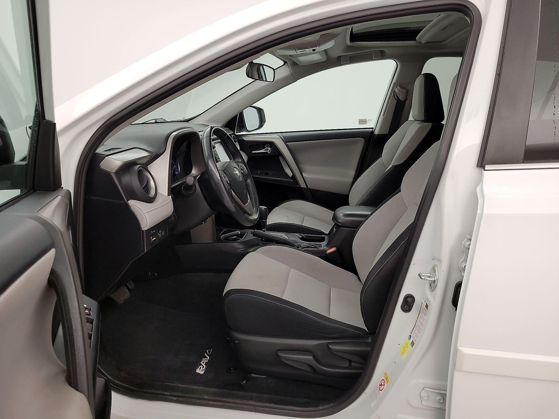 Thumbnail: 2018 Toyota RAV4 - 11