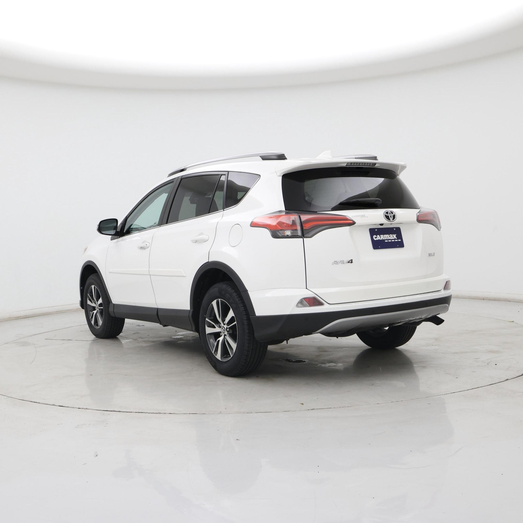 Thumbnail: 2018 Toyota RAV4 - 2