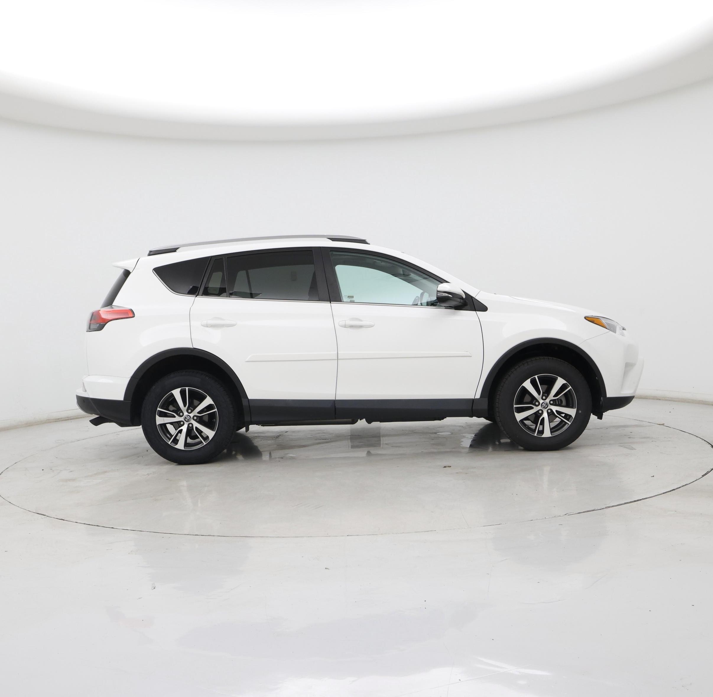 Thumbnail: 2018 Toyota RAV4 - 7