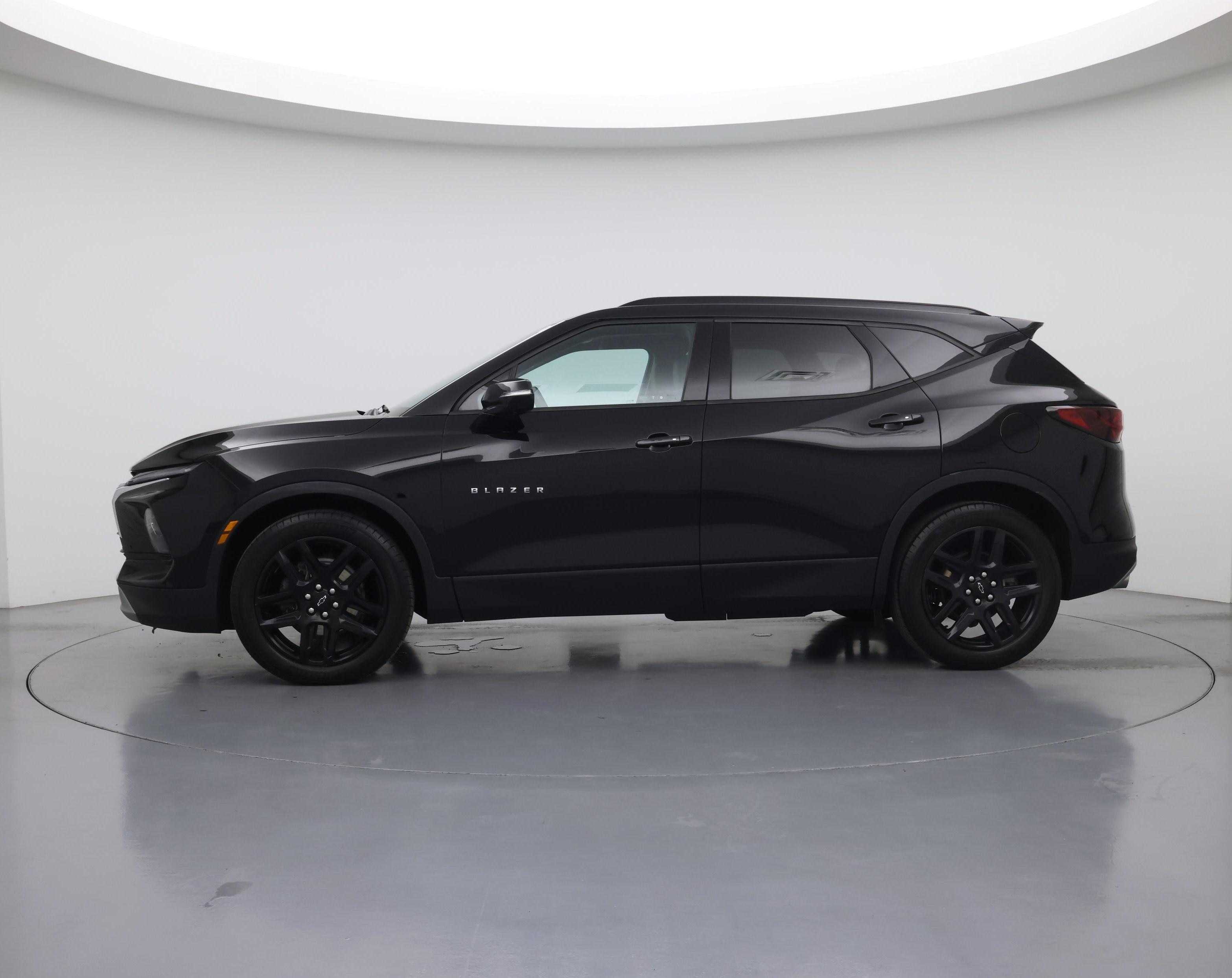Thumbnail: 2023 Chevrolet Blazer - 3