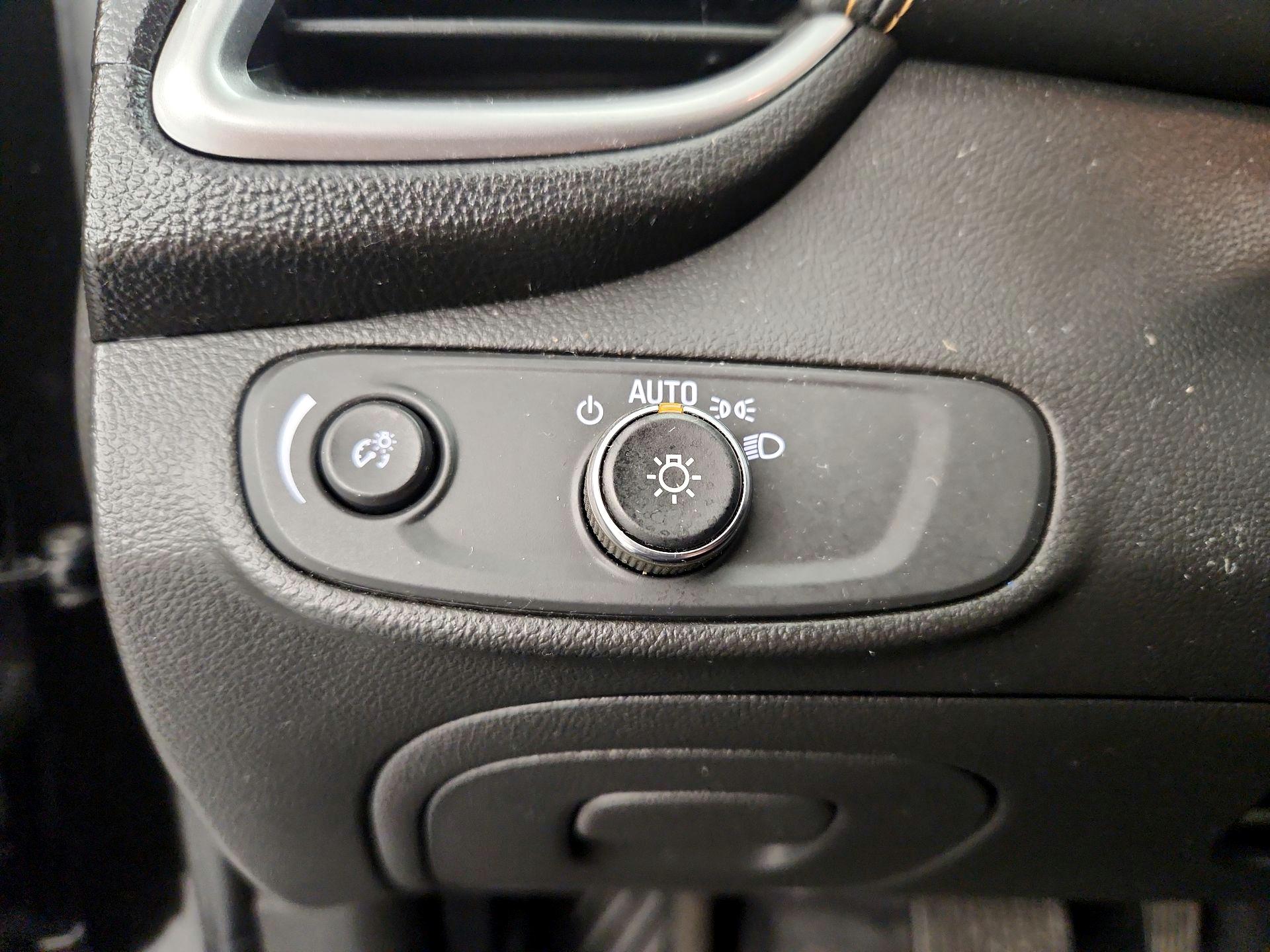 Thumbnail: 2020 Chevrolet Trax - 13