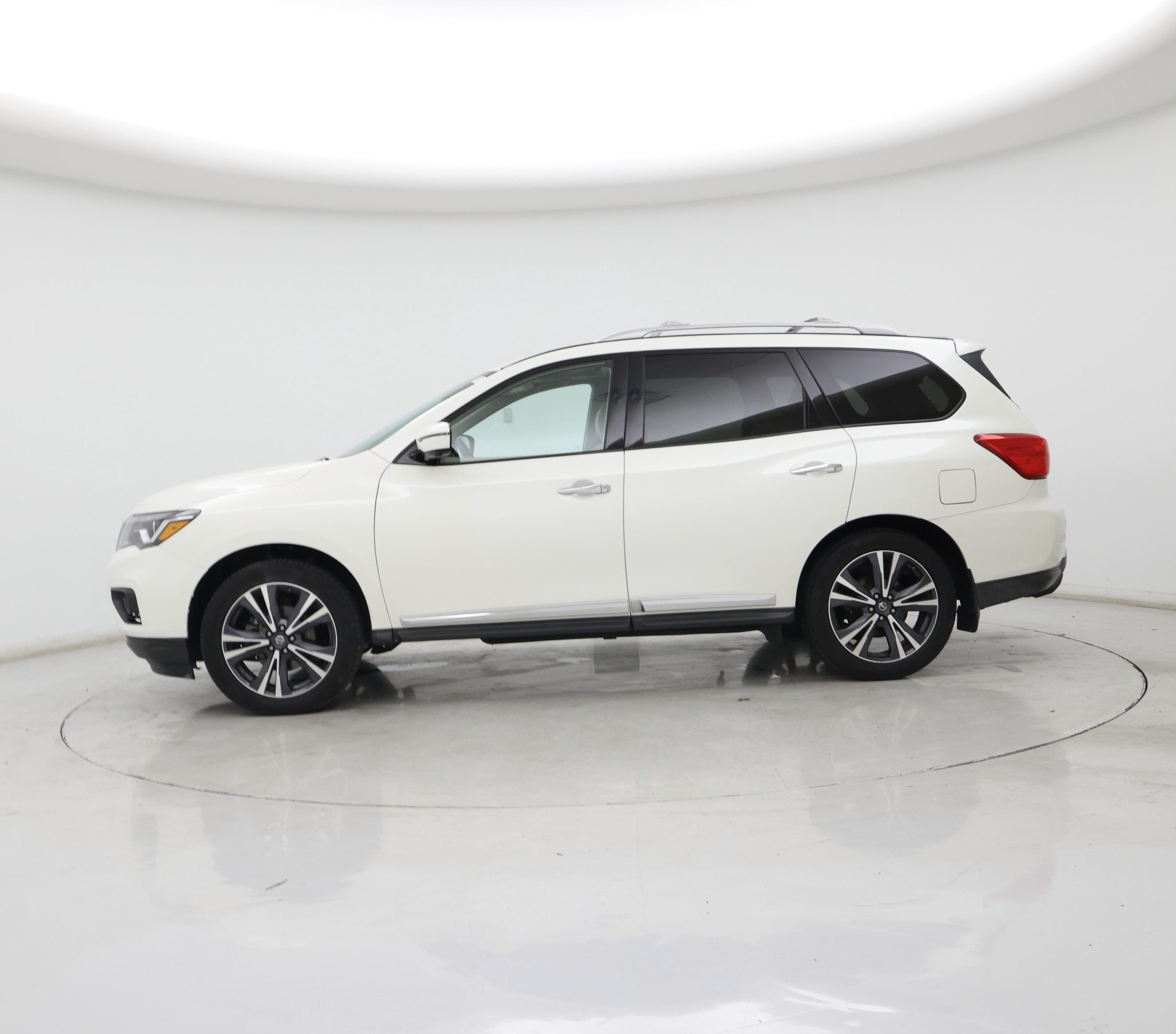 Thumbnail: 2018 Nissan Pathfinder - 3