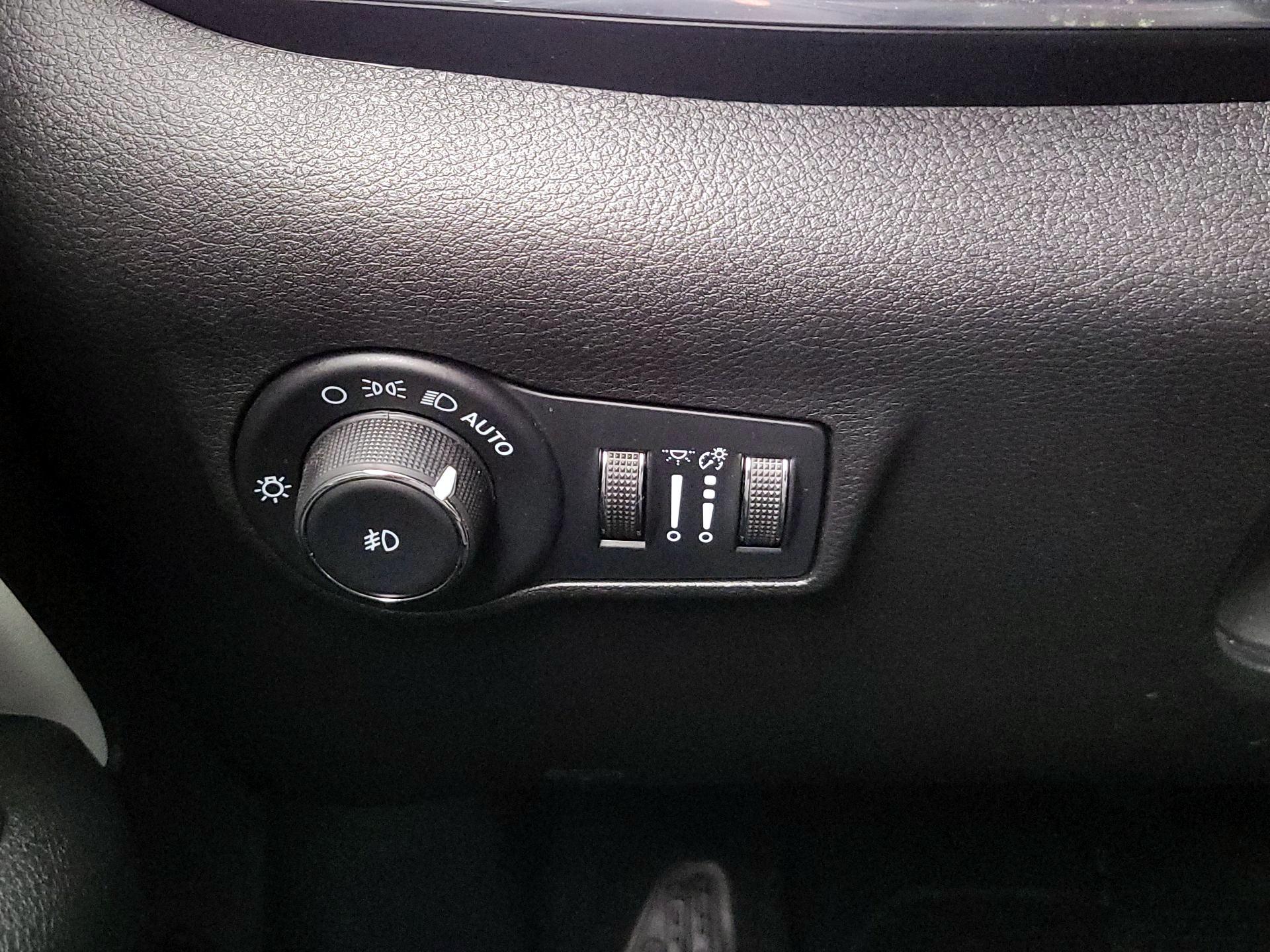 Thumbnail: 2023 Jeep Compass - 13