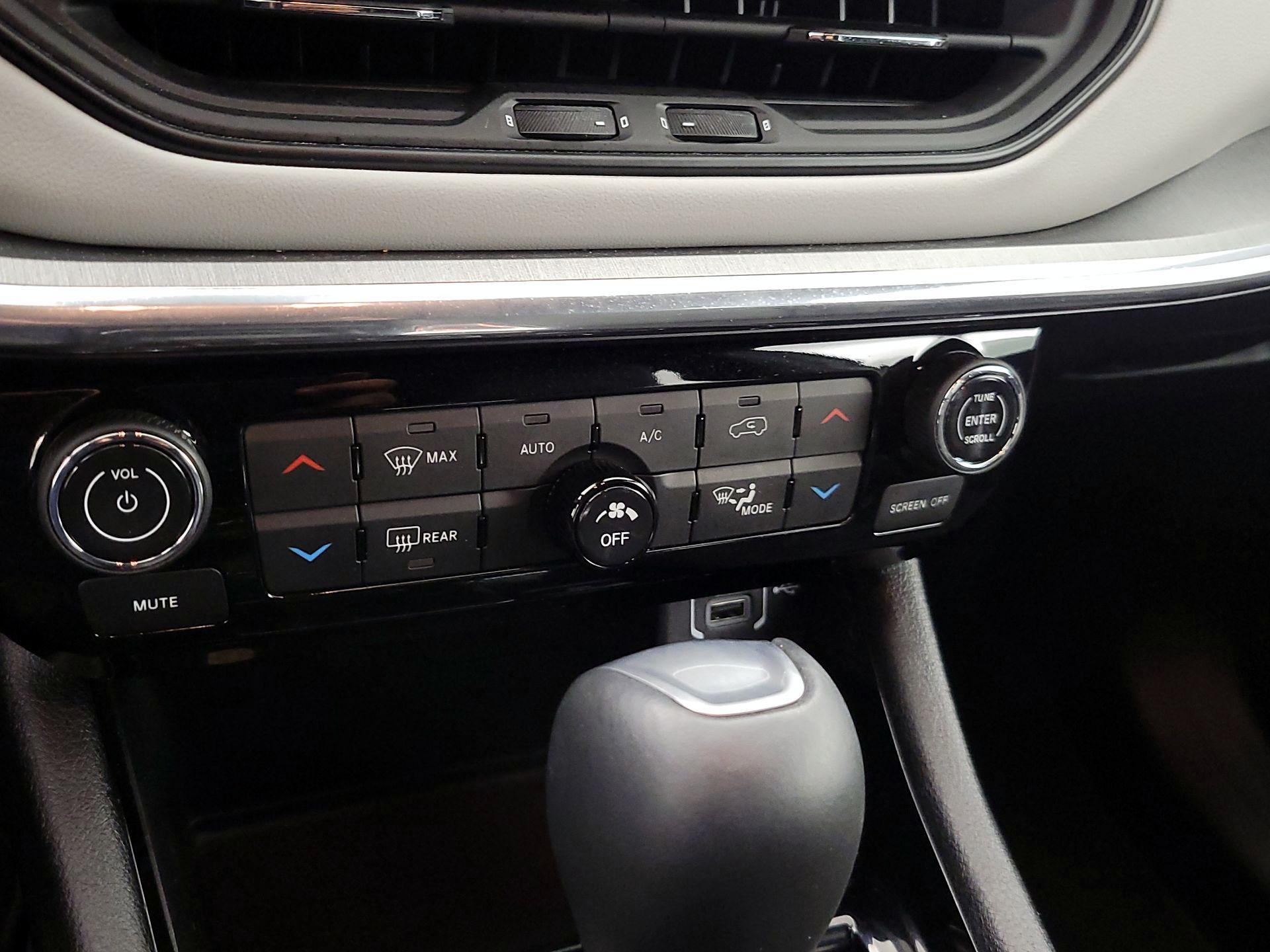 Thumbnail: 2023 Jeep Compass - 16