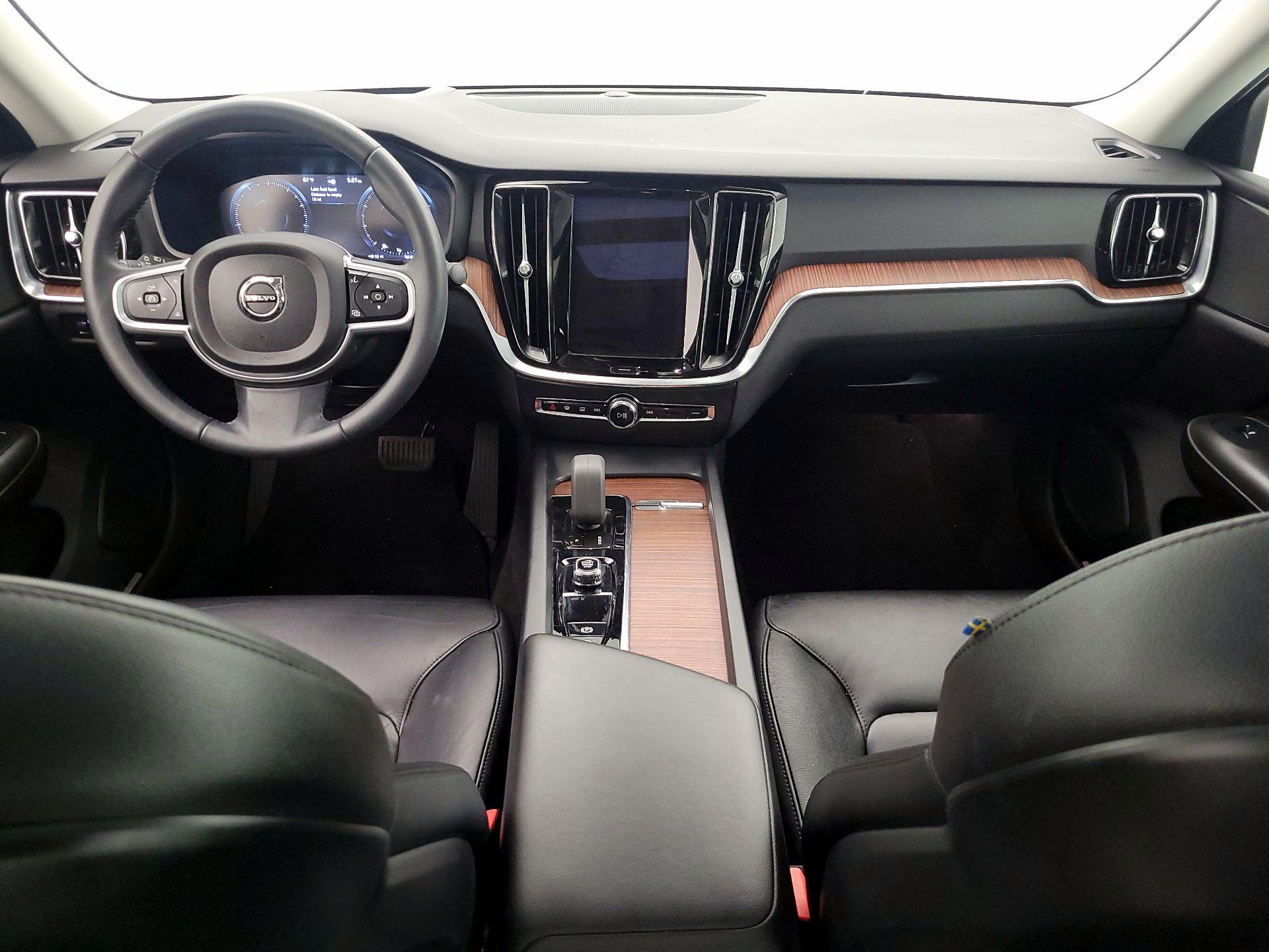 Thumbnail: 2022 Volvo S60 - 9