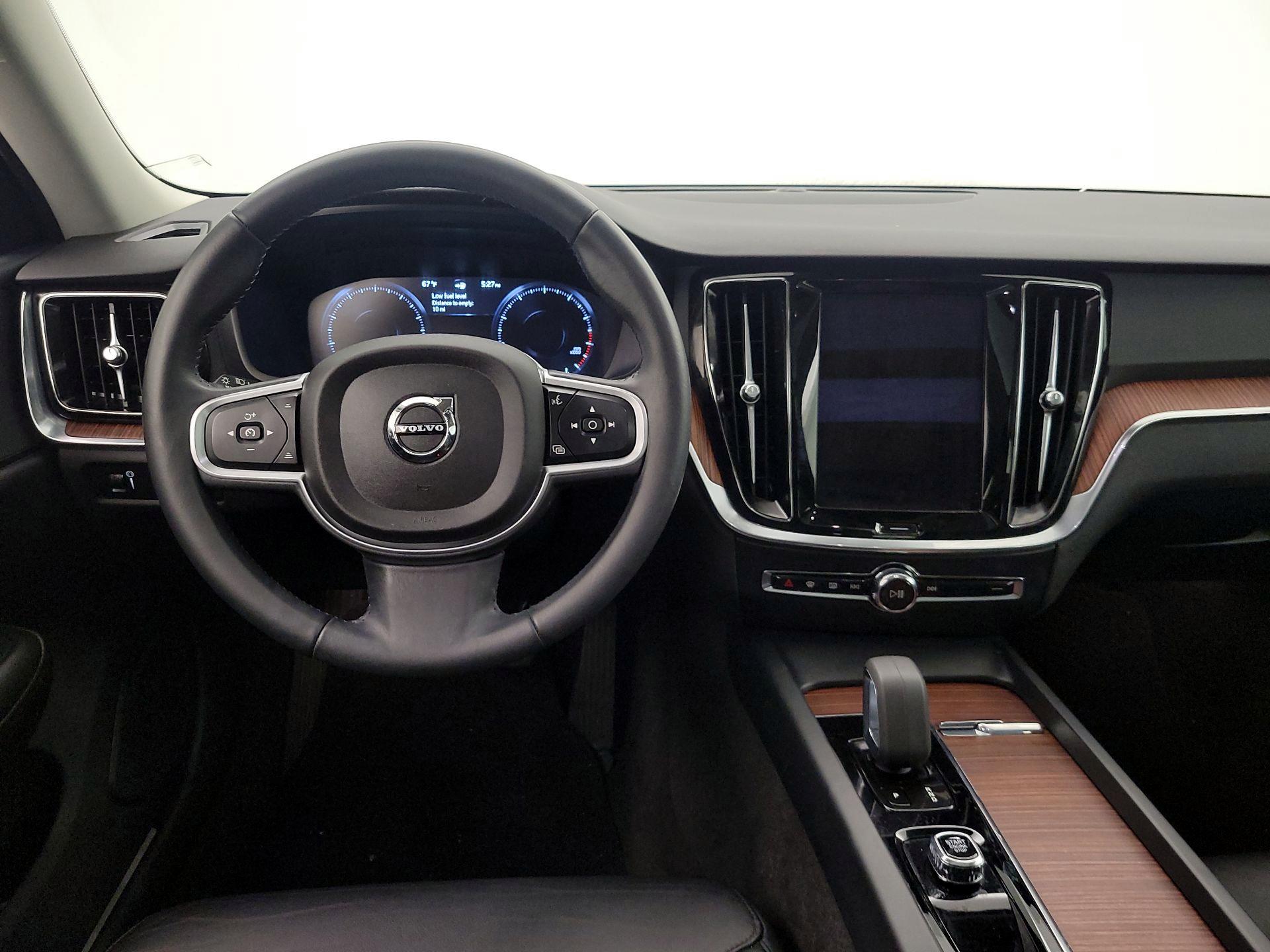 Thumbnail: 2022 Volvo S60 - 10