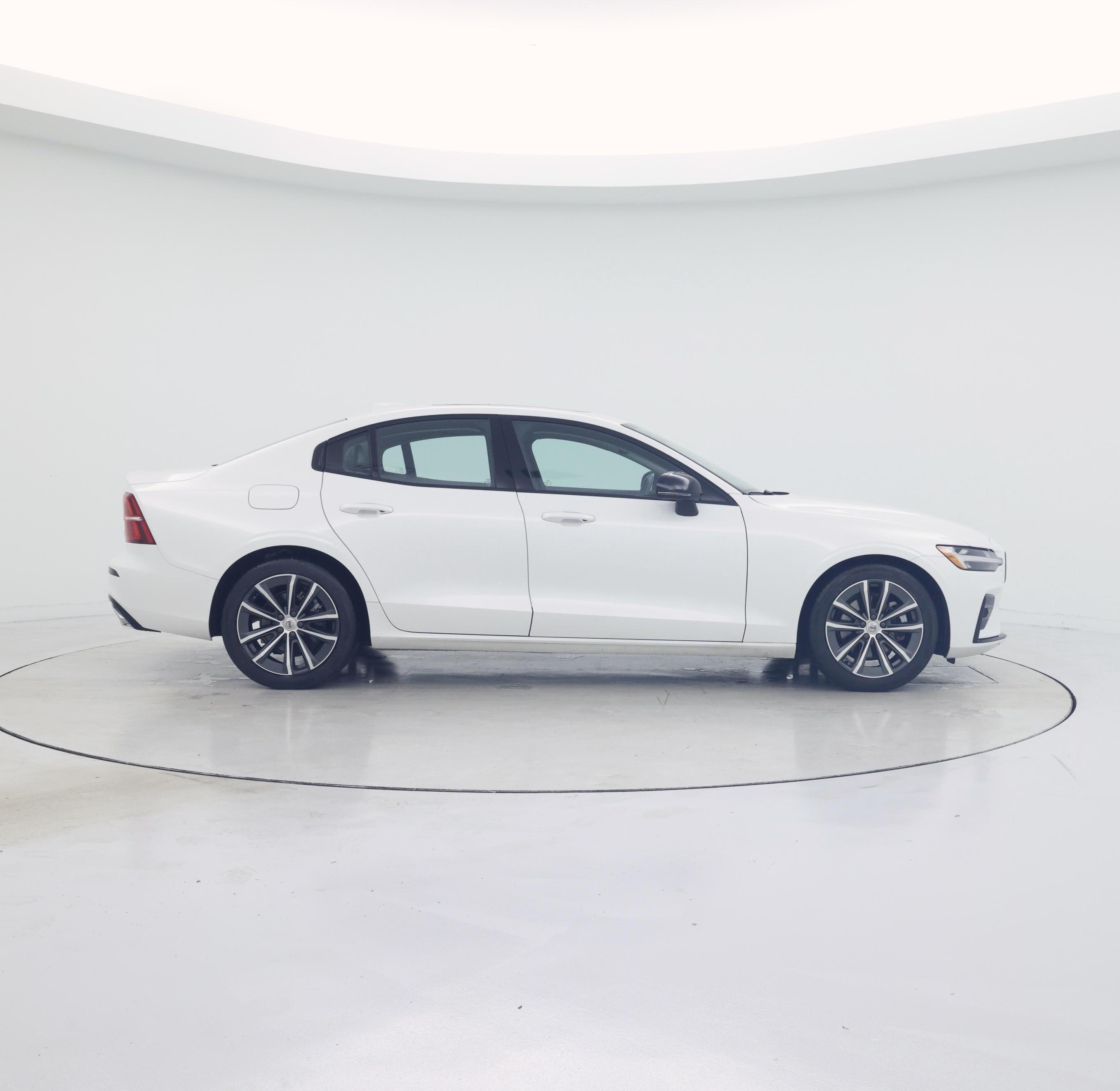 Thumbnail: 2022 Volvo S60 - 7