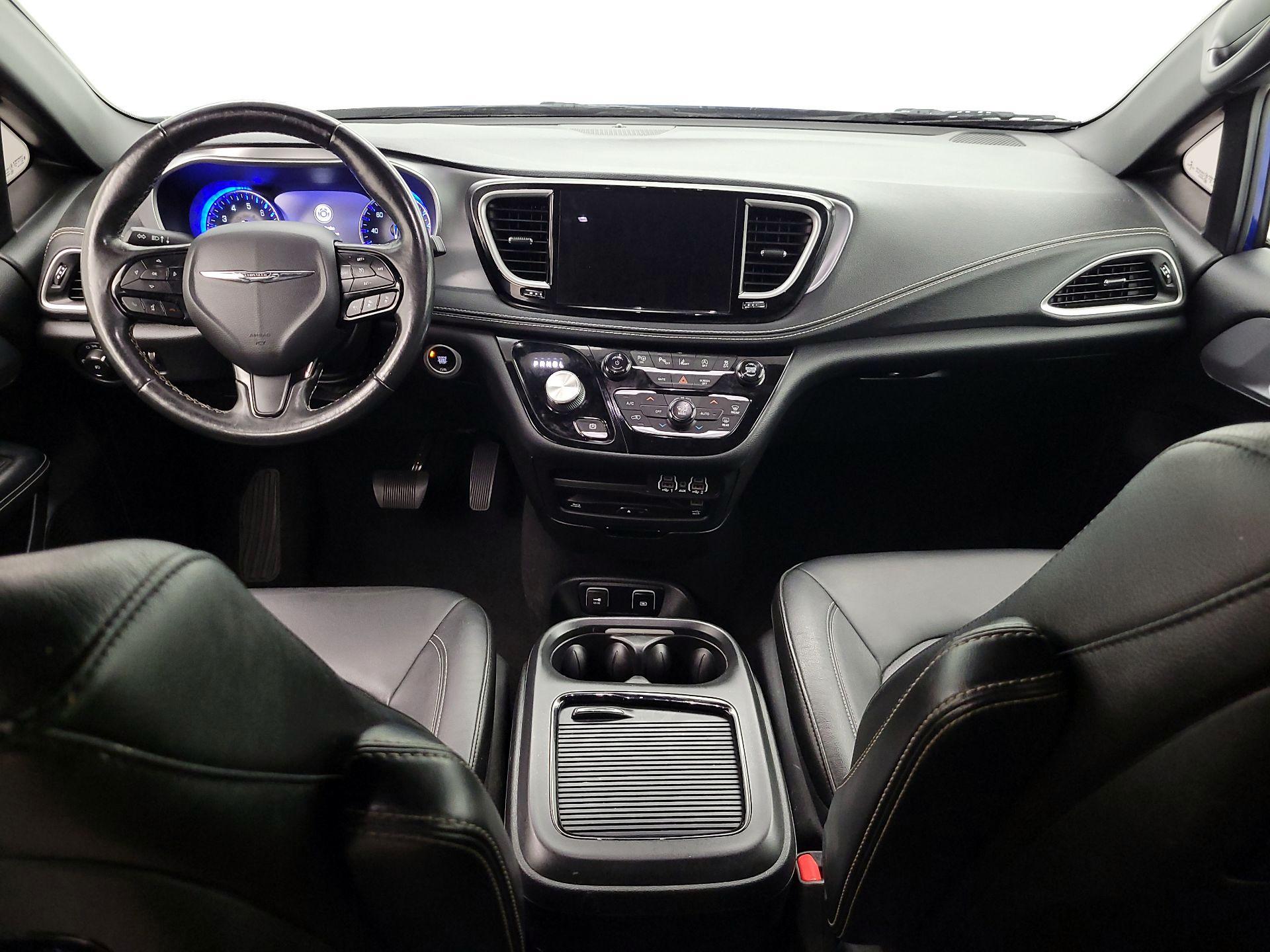 Thumbnail: 2021 Chrysler Pacifica - 9