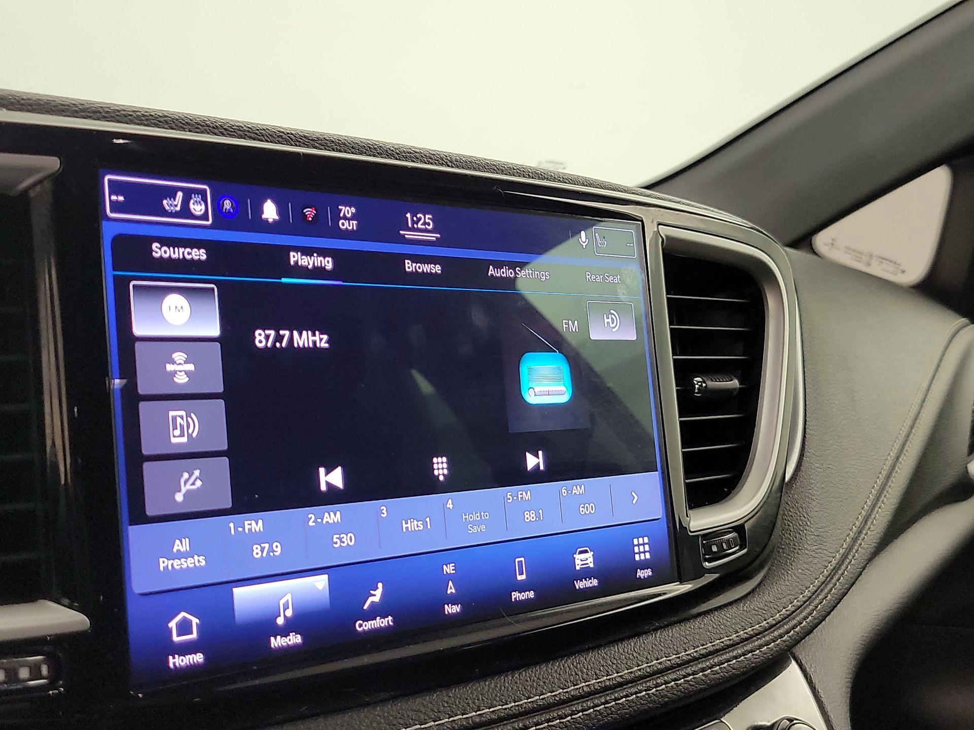 Thumbnail: 2021 Chrysler Pacifica - 16