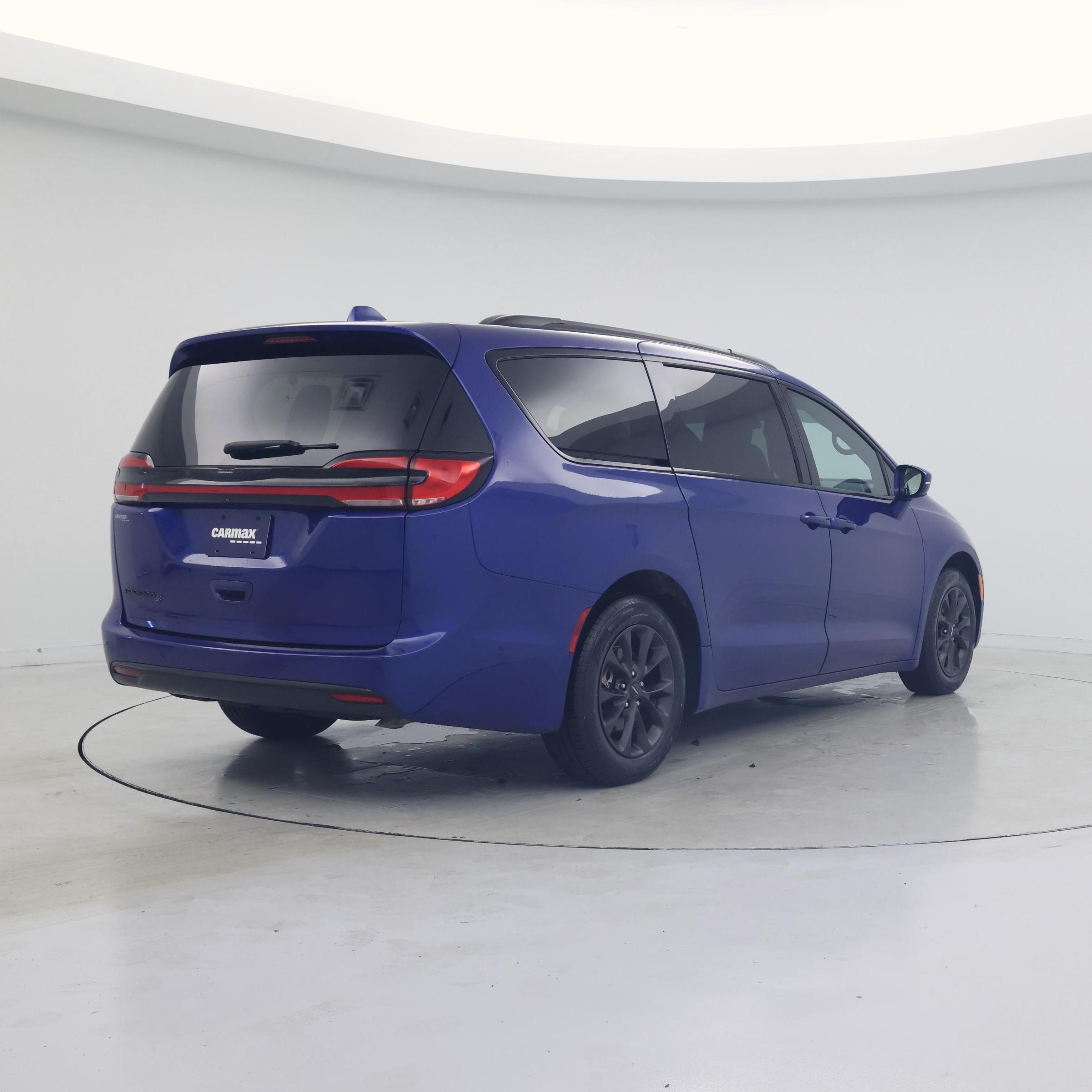 Thumbnail: 2021 Chrysler Pacifica - 8