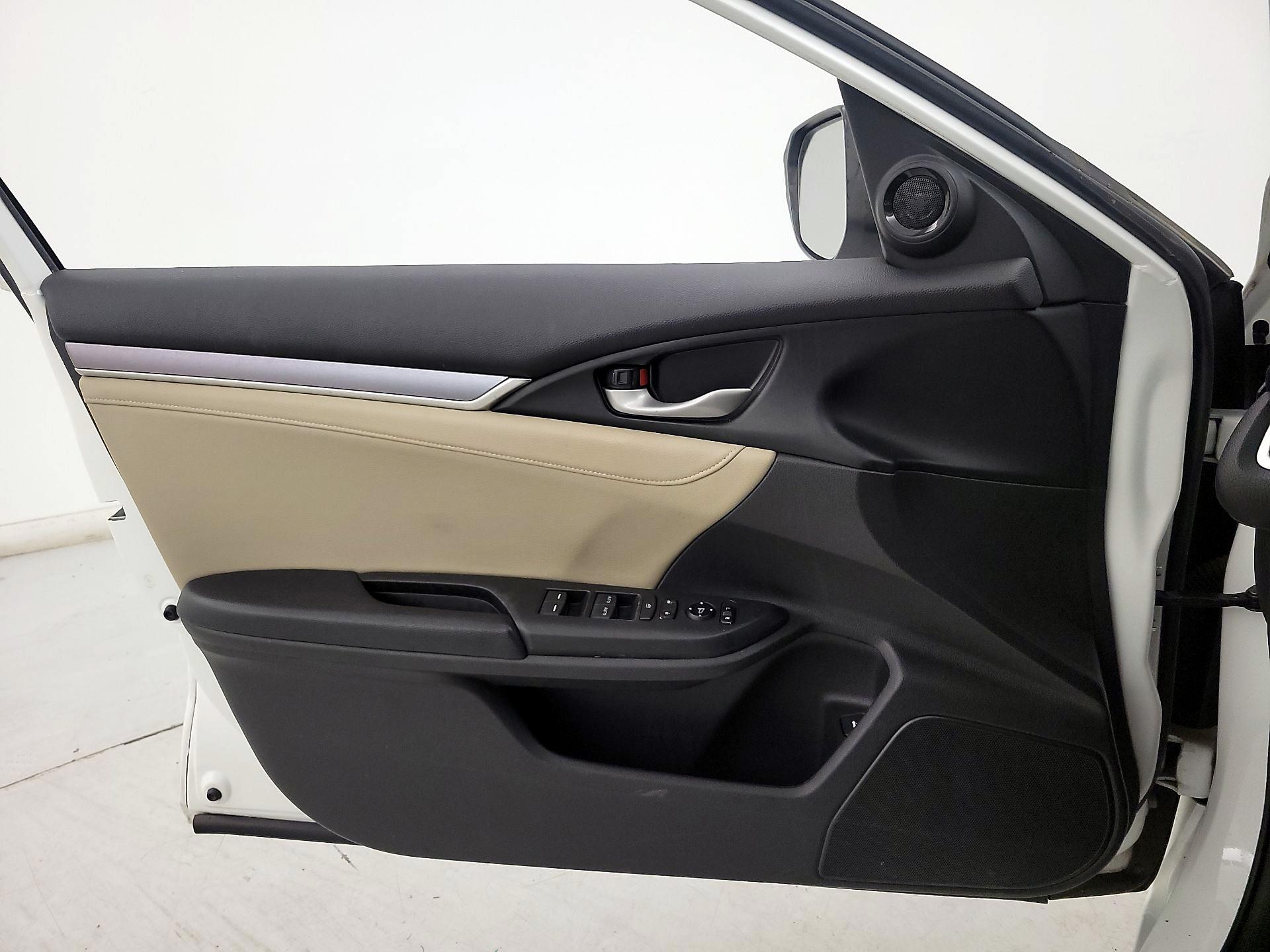 Thumbnail: 2017 Honda Civic - 12