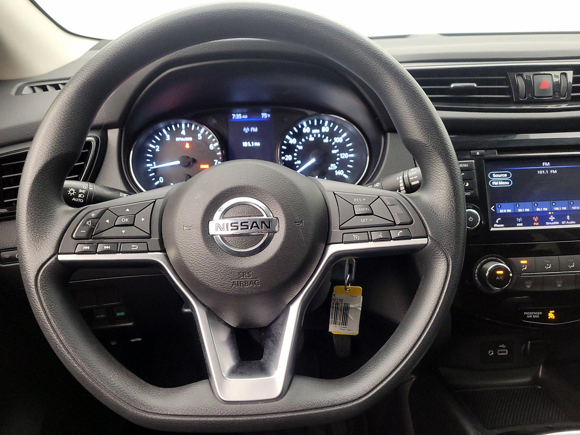 Thumbnail: 2021 Nissan Rogue Sport - 10