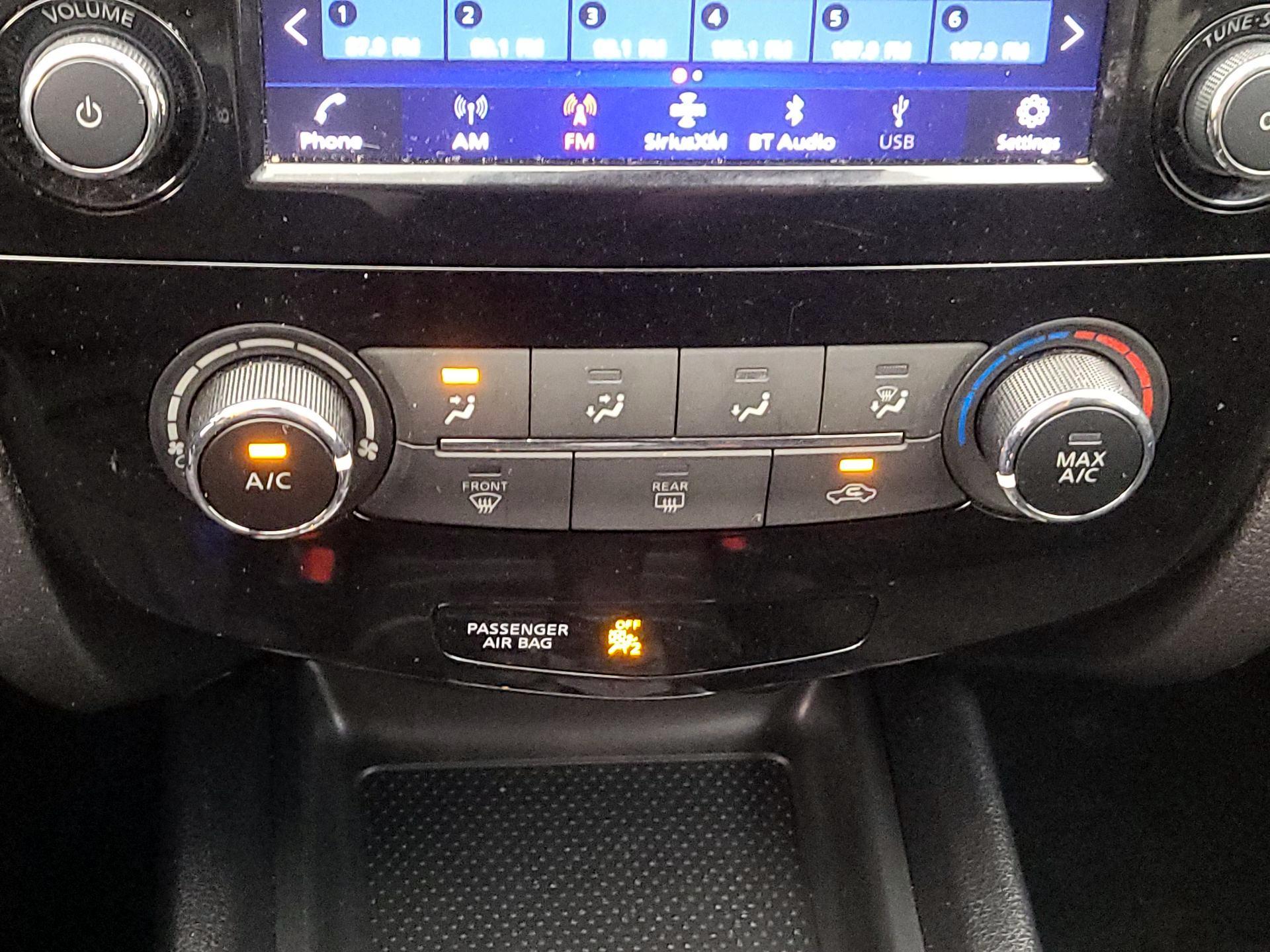 Thumbnail: 2021 Nissan Rogue Sport - 16