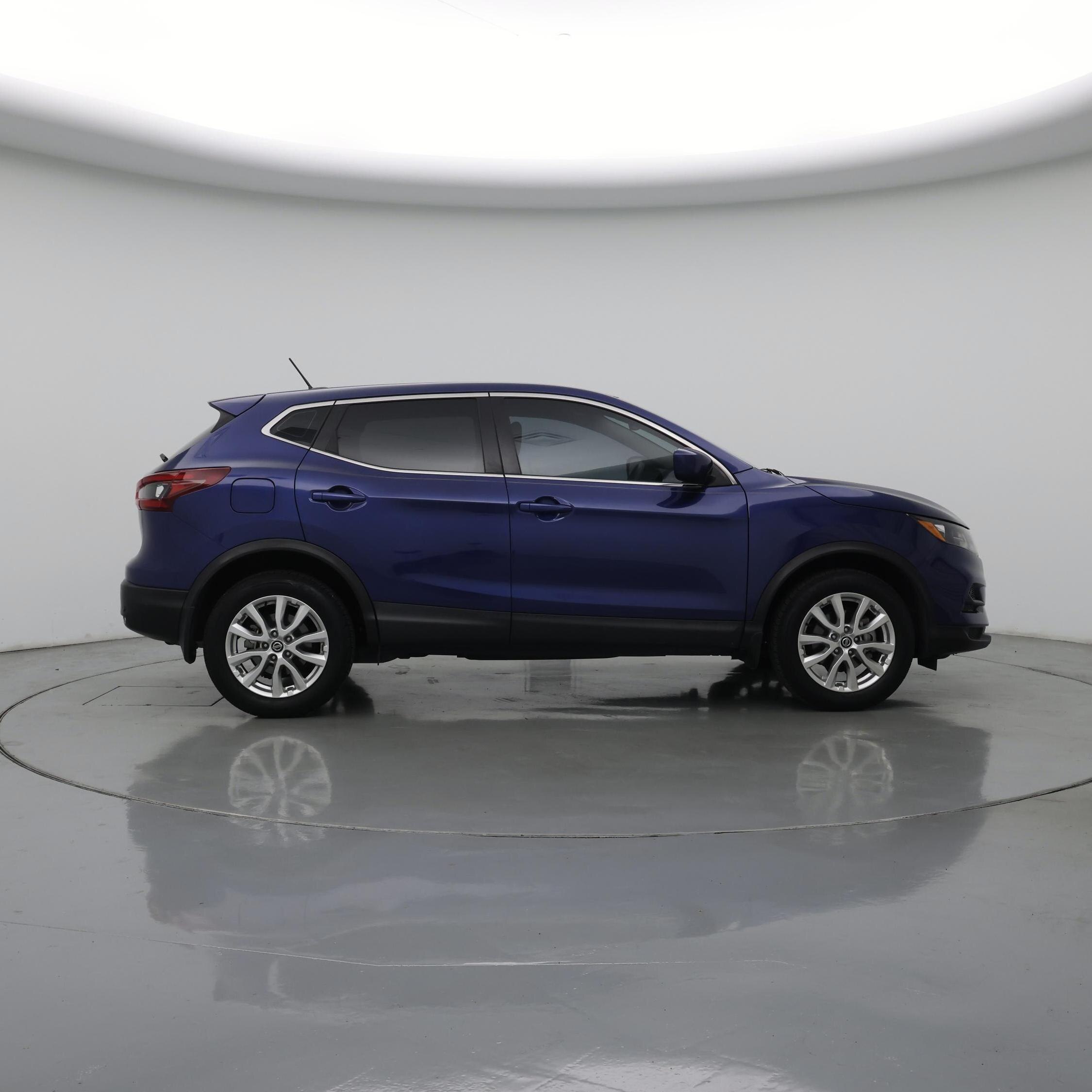 Thumbnail: 2021 Nissan Rogue Sport - 7