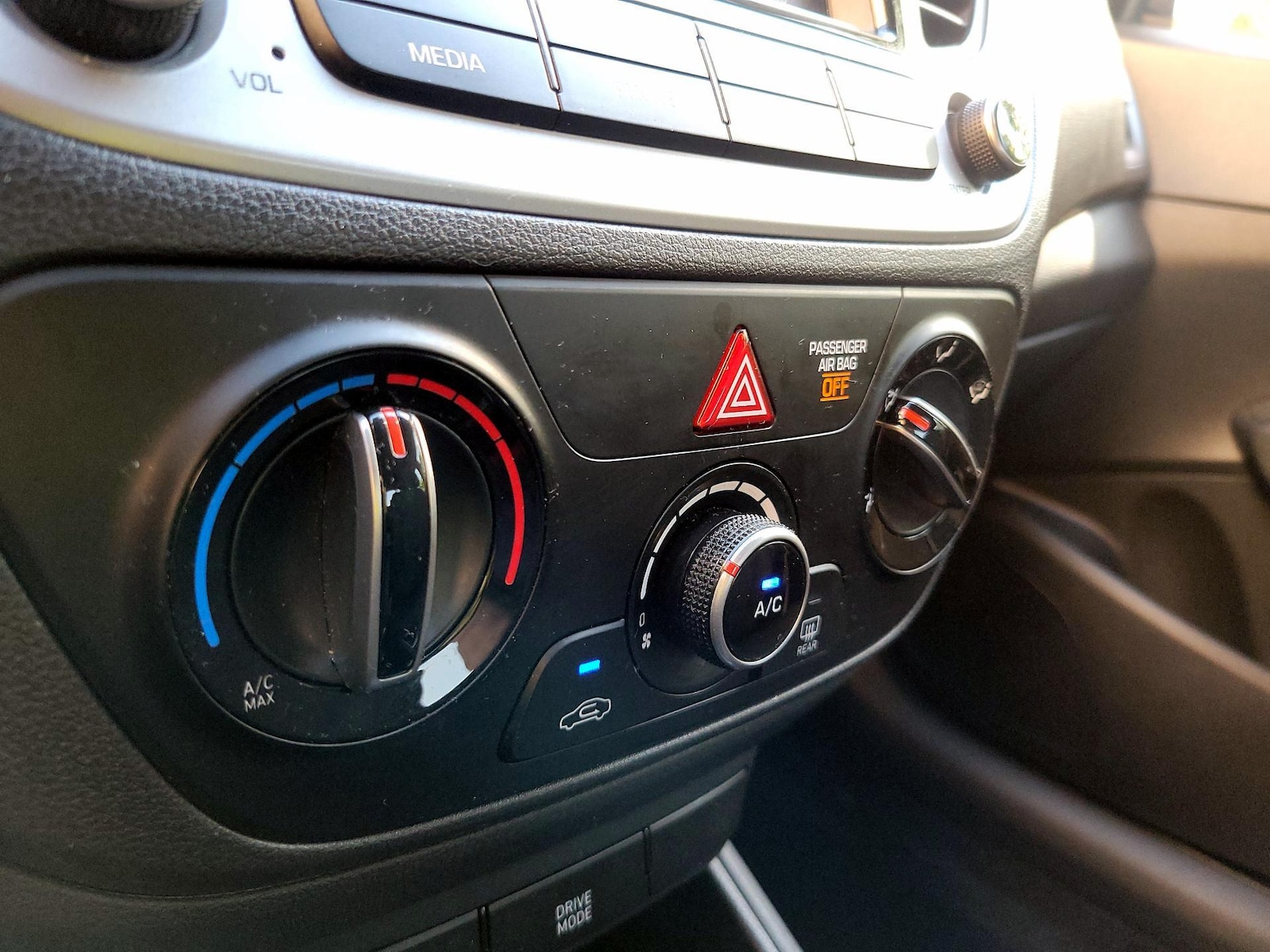 2022 Hyundai Accent SEL - Photo 15