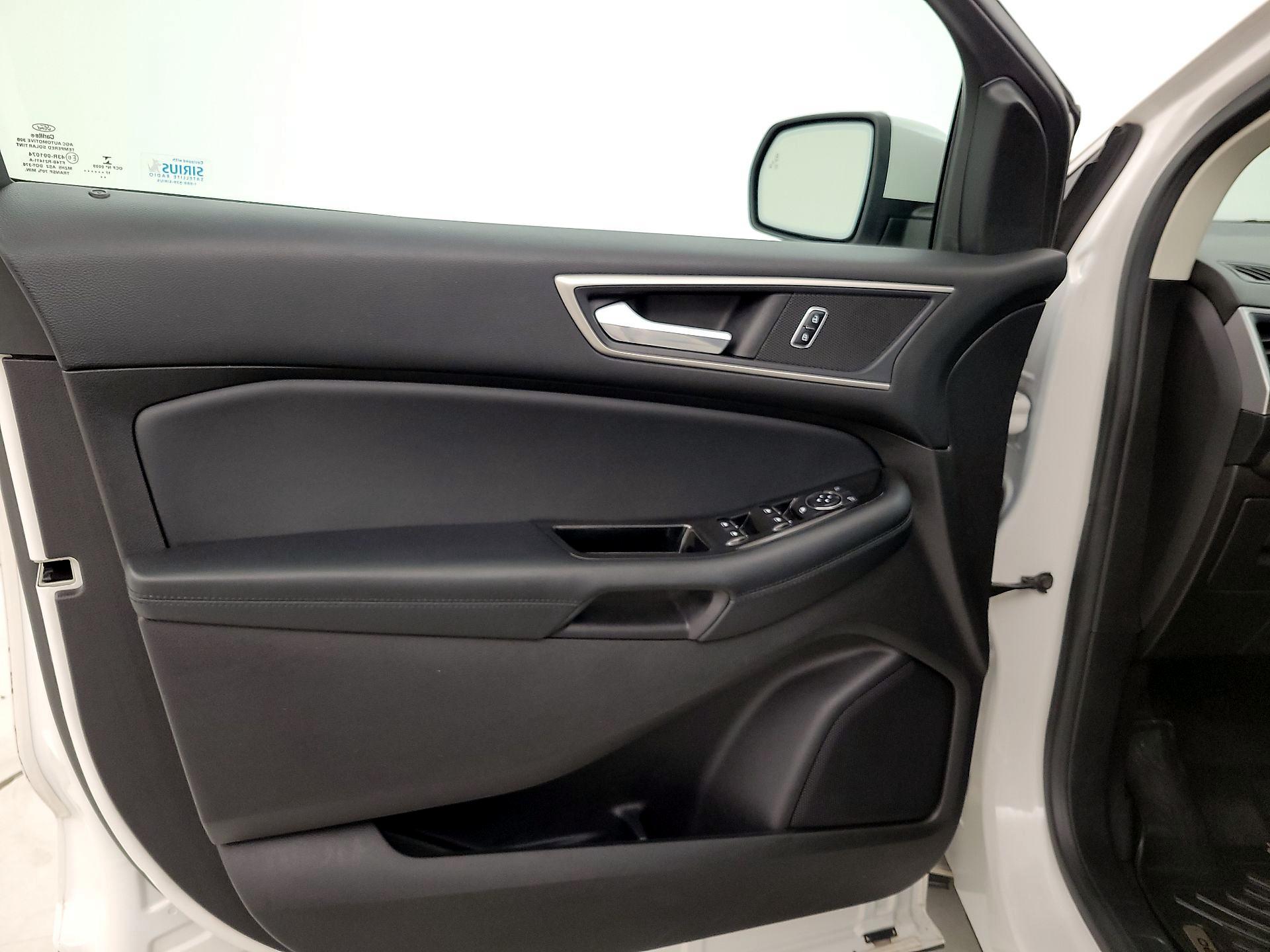 Thumbnail: 2017 Ford Edge - 12