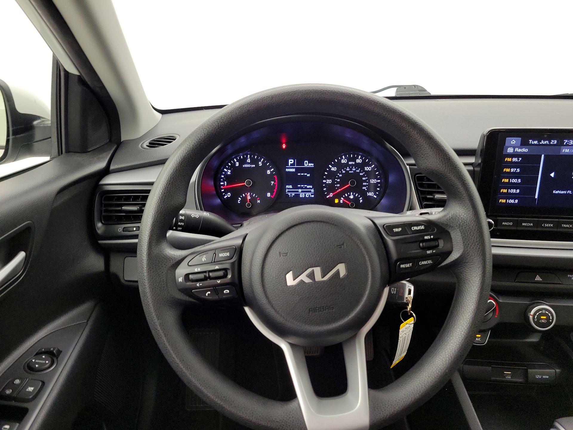 Thumbnail: 2022 Kia Rio - 10