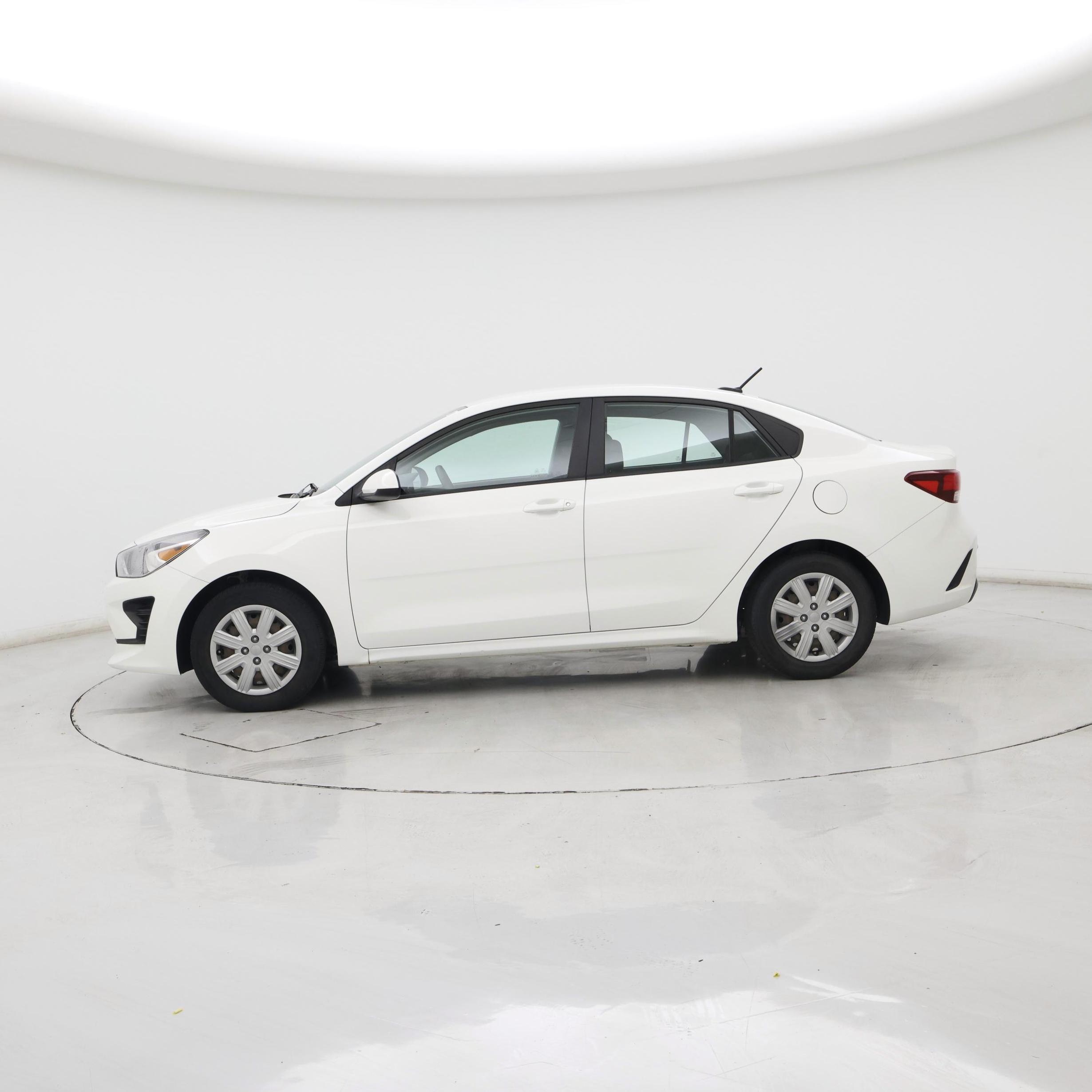 Thumbnail: 2022 Kia Rio - 3