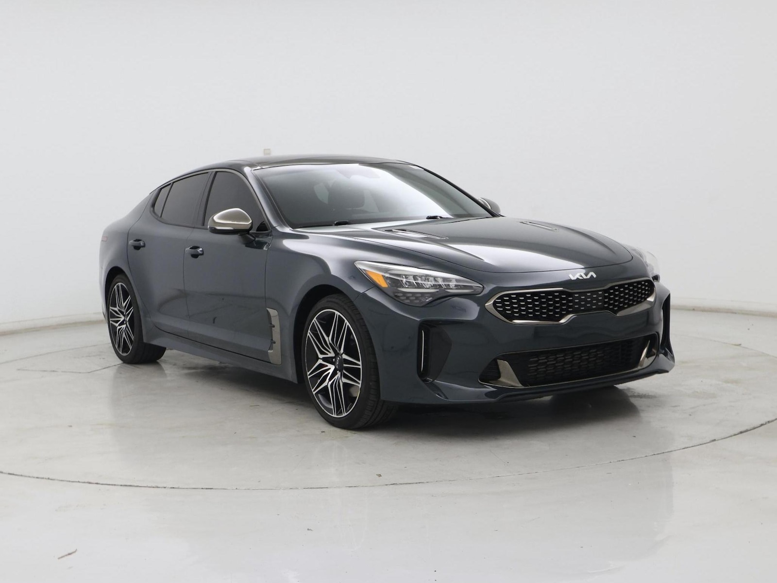 2022 Kia Stinger GT1 - Photo 2